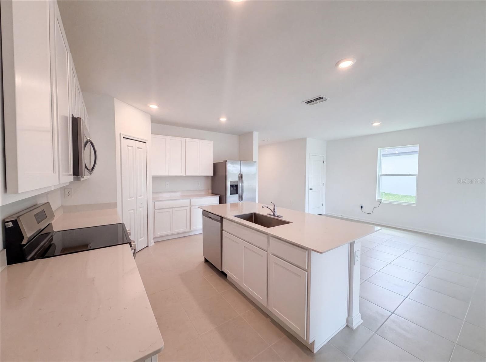 Single Family Residence at 4373 RIVER BEACON BLVD, DAVENPORT, photo 8 of 21