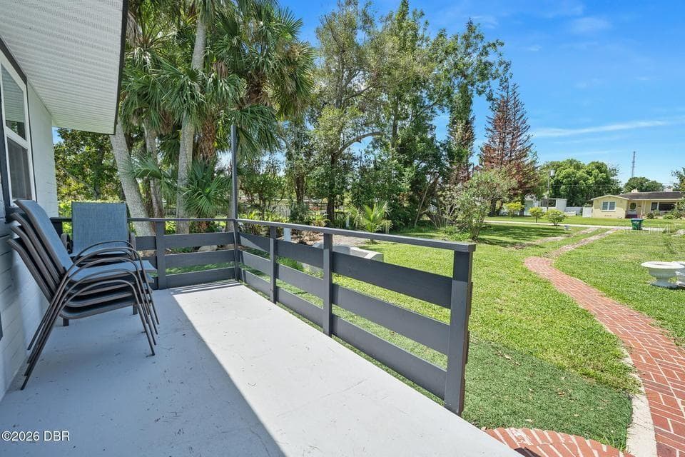 Single Family Residence at 419 BURLEIGH AVE, HOLLY HILL, photo 4 of 39
