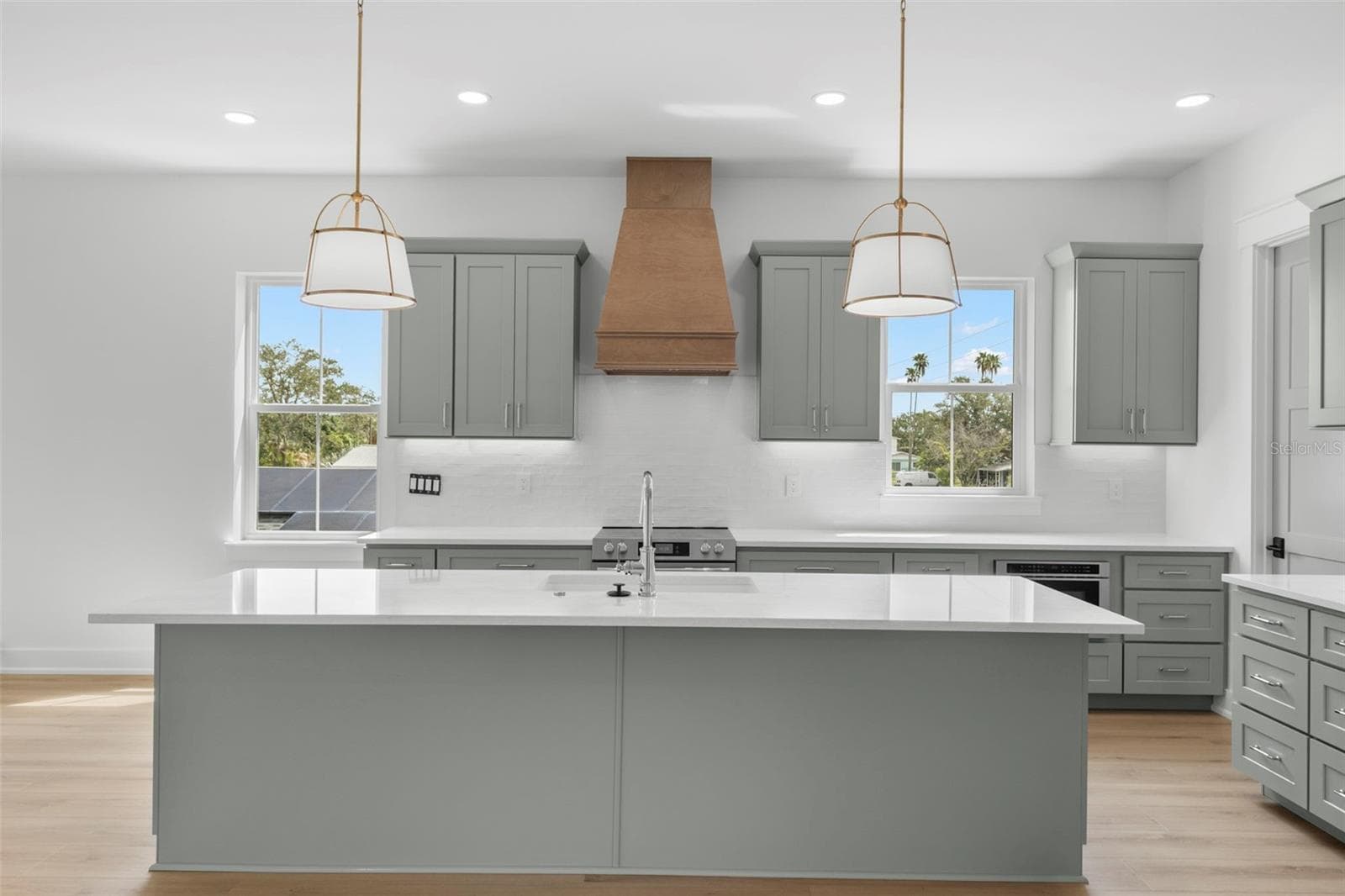 Single Family Residence at 3534 OVERLOOK DR NE, ST PETERSBURG, photo 17 of 46