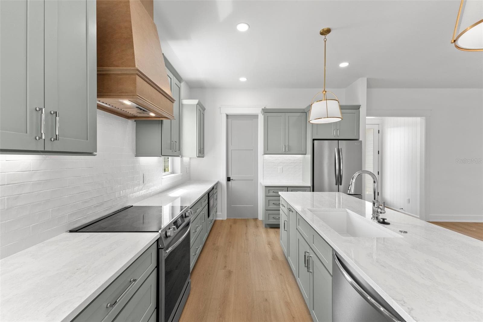Single Family Residence at 3534 OVERLOOK DR NE, ST PETERSBURG, photo 19 of 46