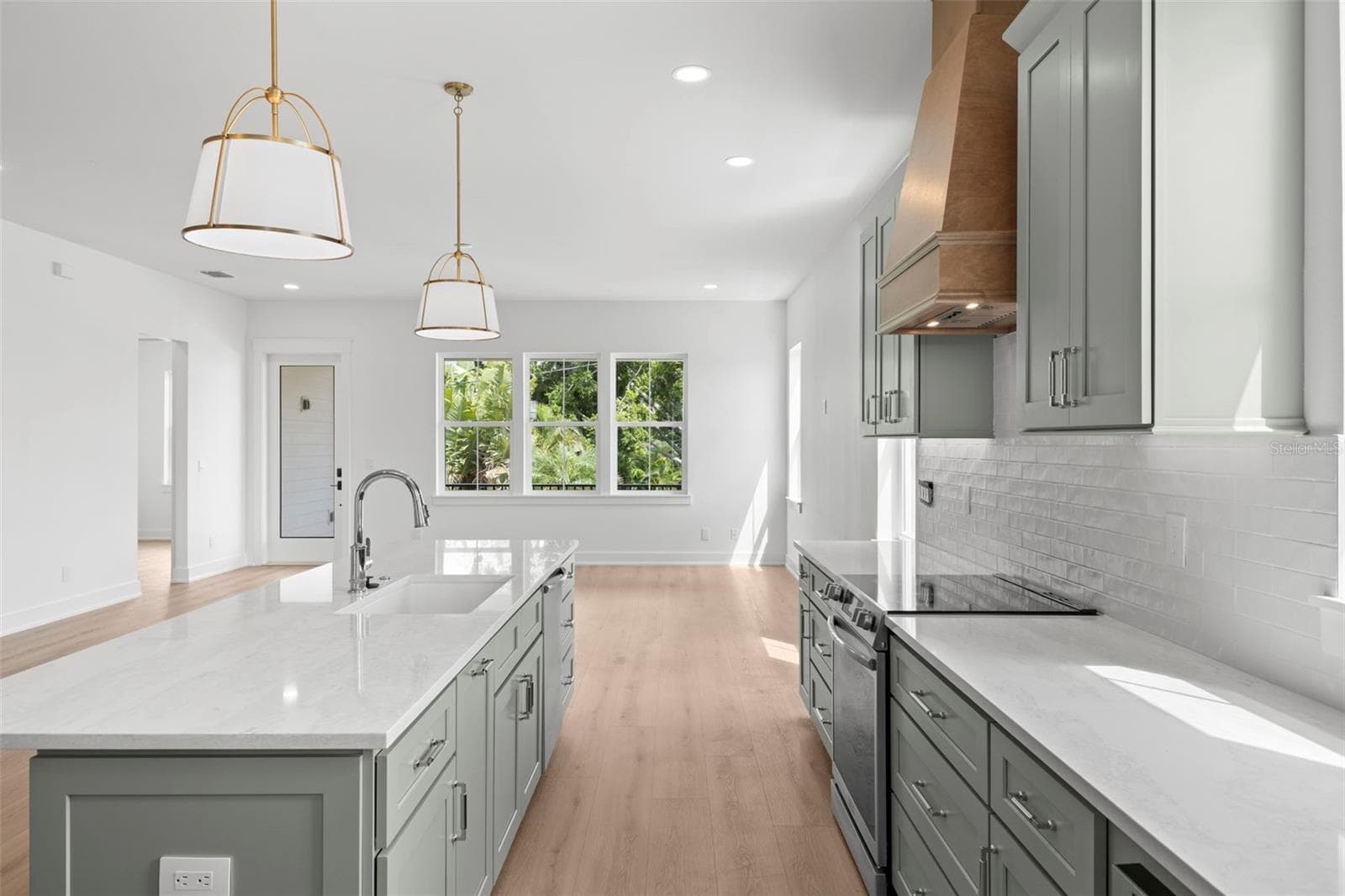 Single Family Residence at 3534 OVERLOOK DR NE, ST PETERSBURG, photo 20 of 46