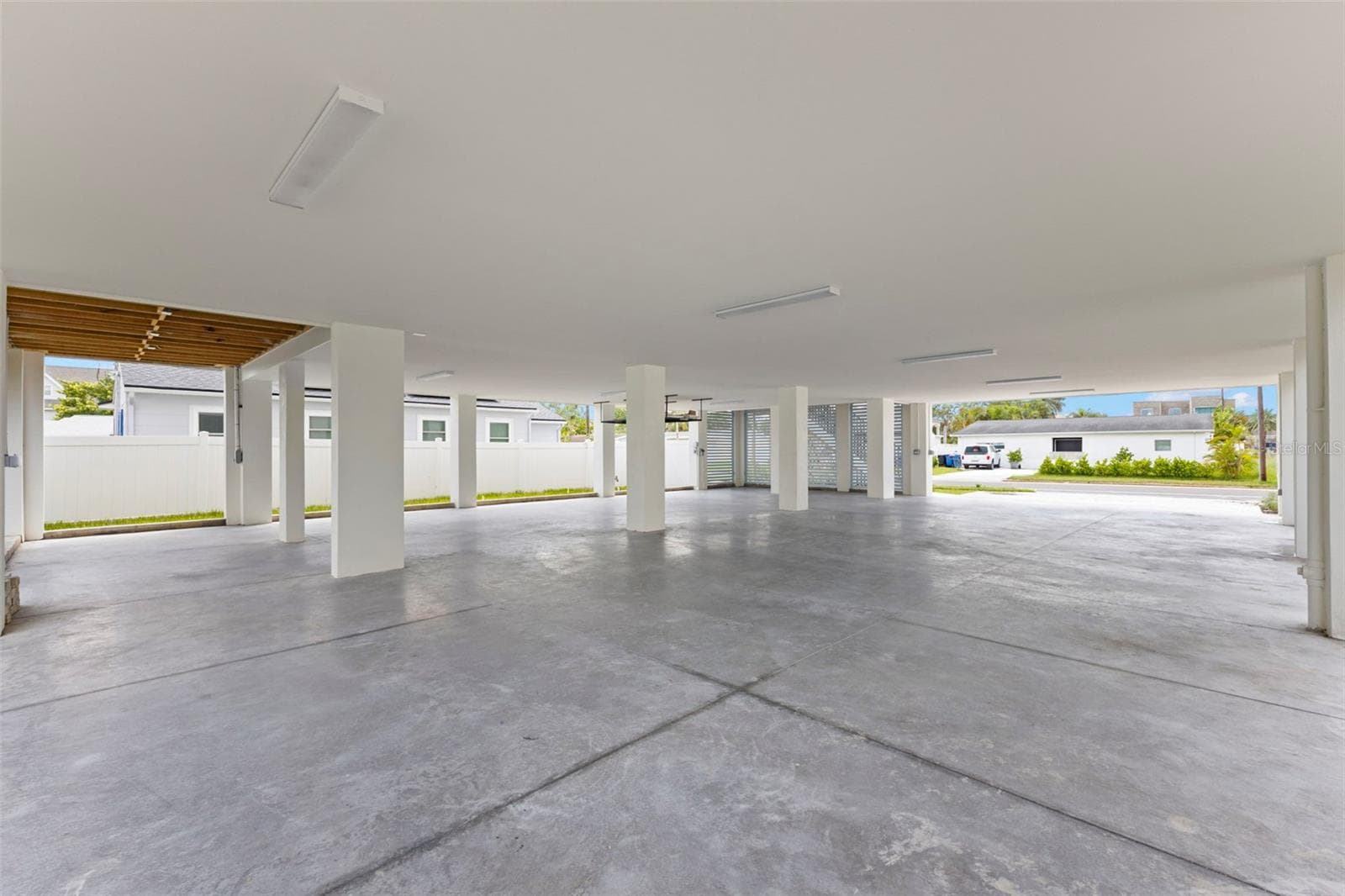 Single Family Residence at 3534 OVERLOOK DR NE, ST PETERSBURG, photo 33 of 46