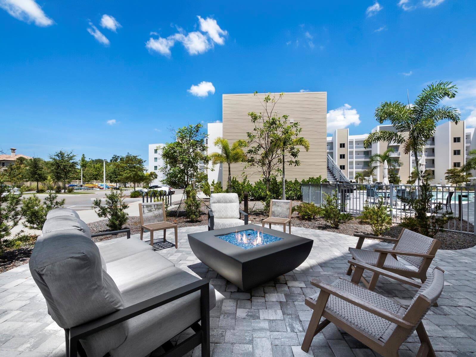 Gas fire pit - 1709 N TAMIAMI TRL #418, SARASOTA