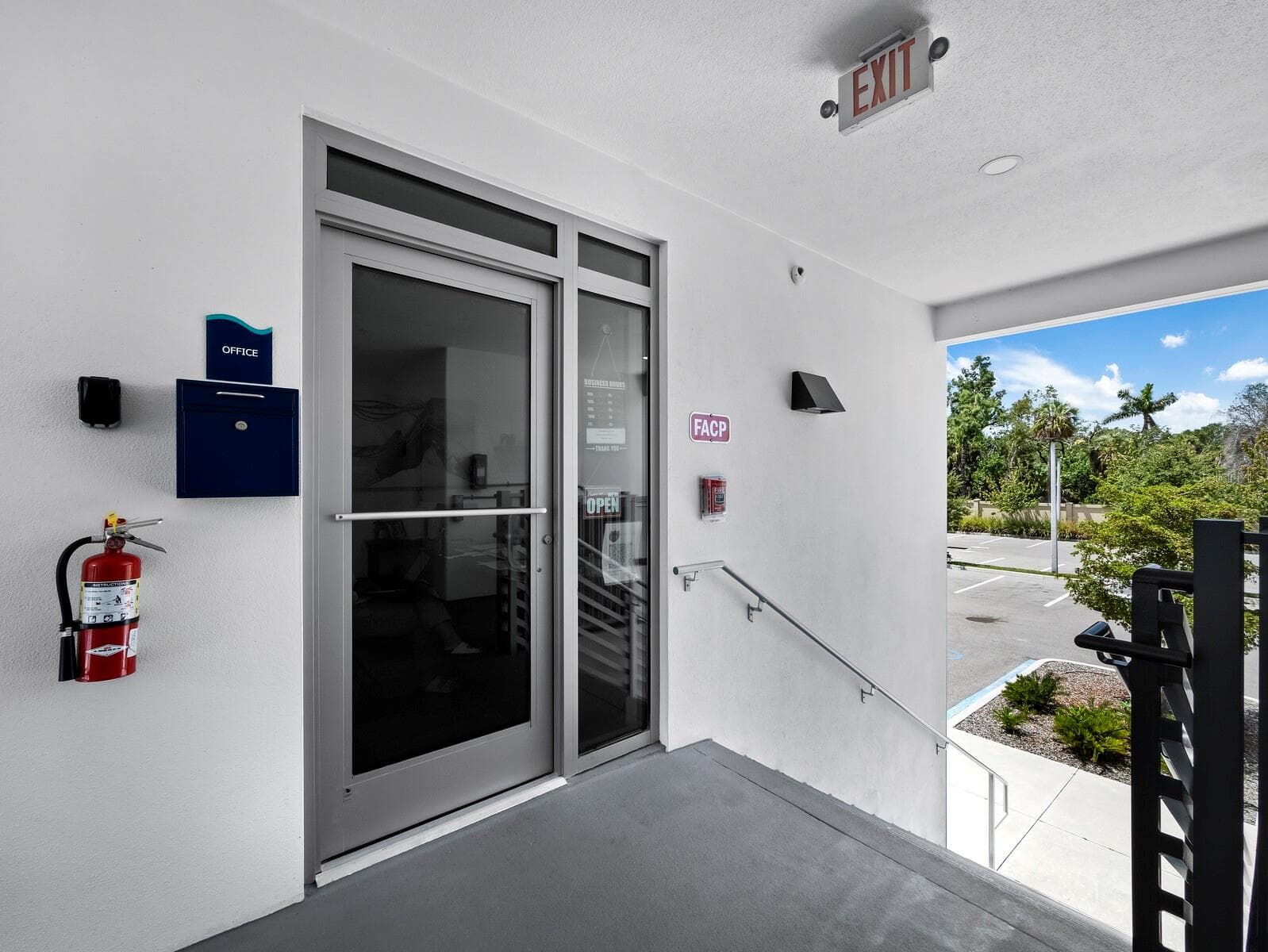 Full time on-site management - 1709 N TAMIAMI TRL #418, SARASOTA