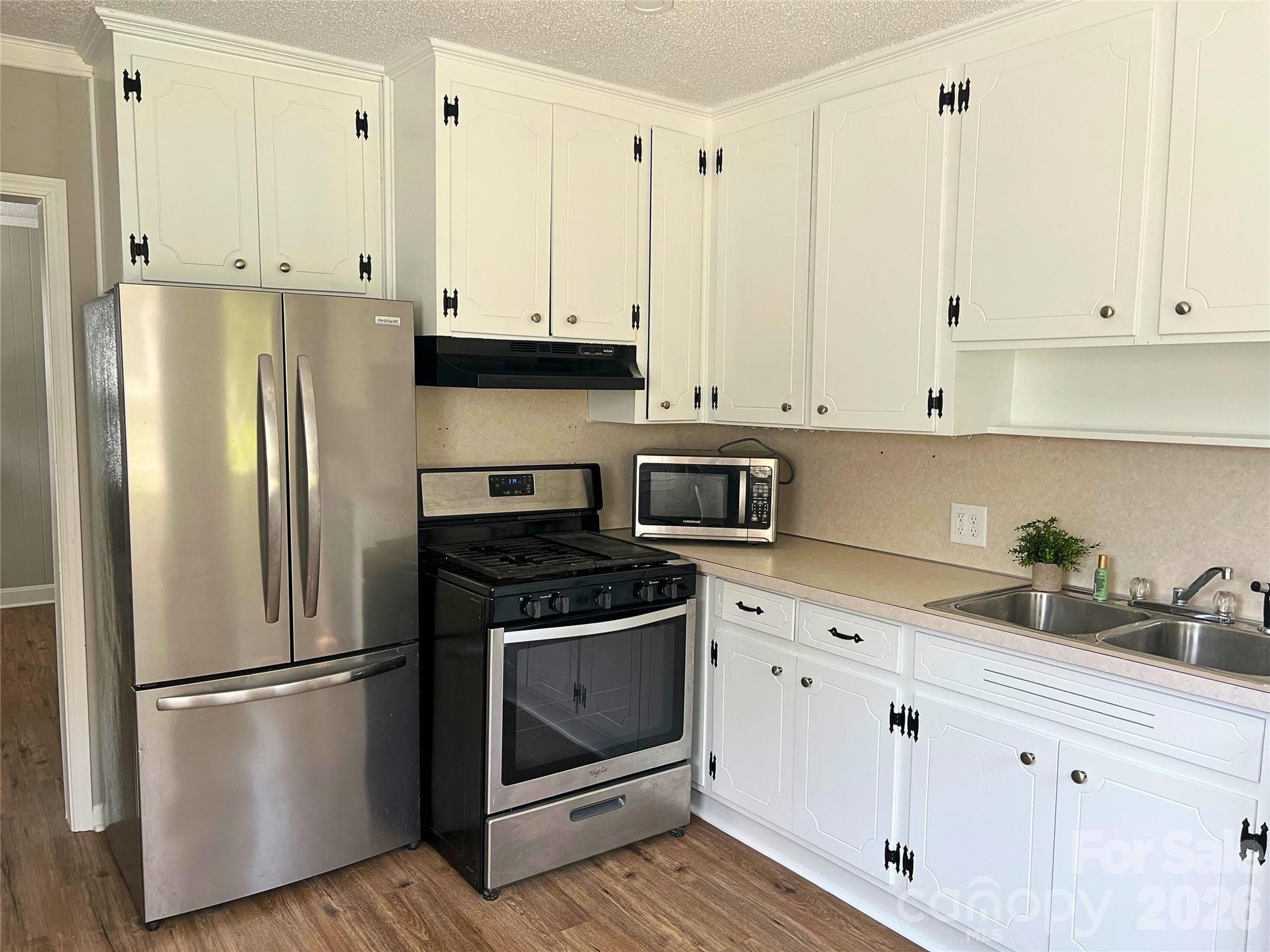 Freshly Painted Cabinets - Lancaster