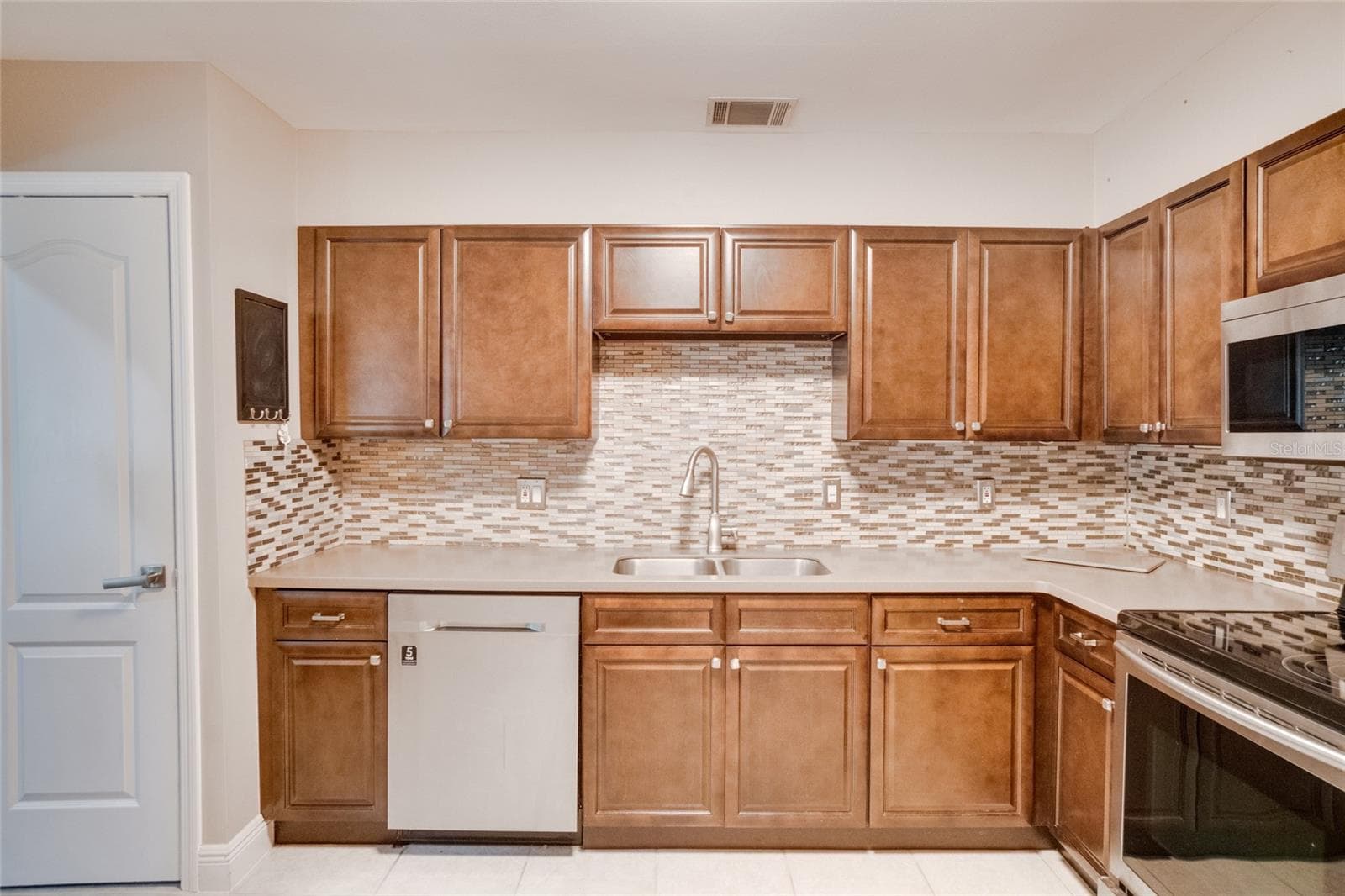 Townhouse at 419 NEWTON PL, LONGWOOD, photo 16 of 31