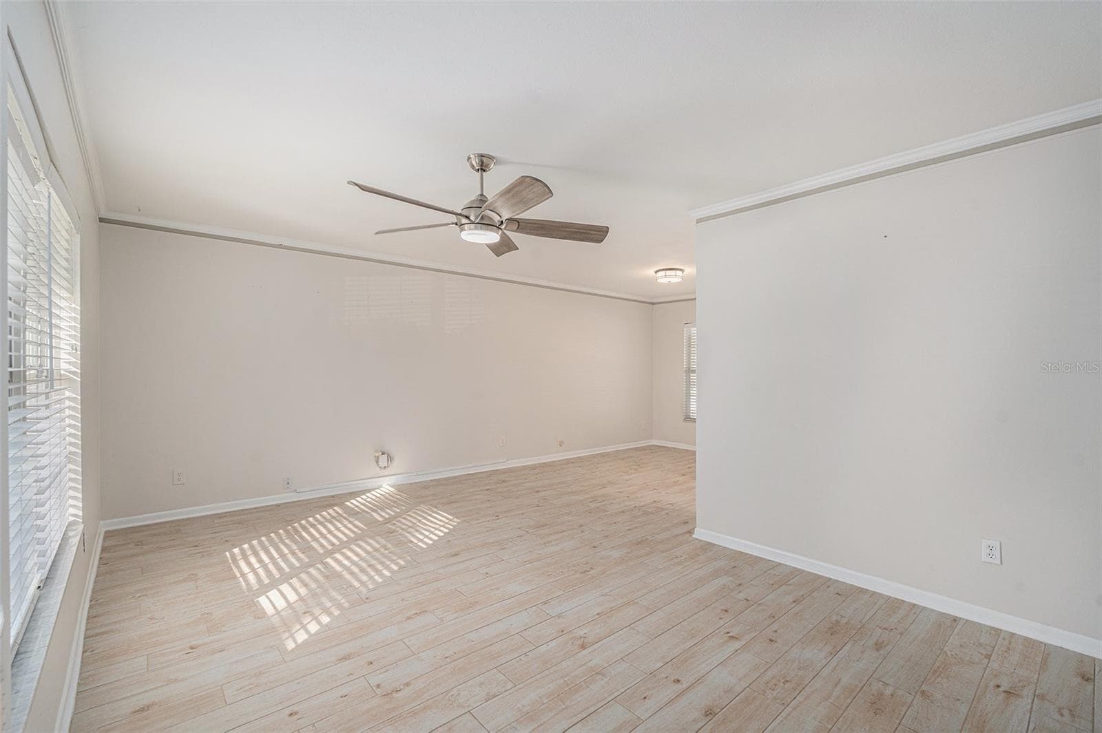 Living room - 4611 LANDSCAPE DR, TAMPA