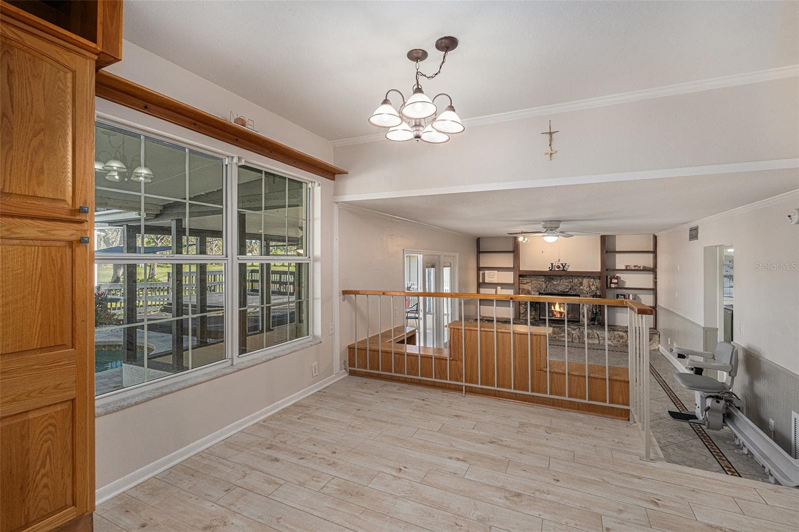 Dining space over looking family room - 4611 LANDSCAPE DR, TAMPA