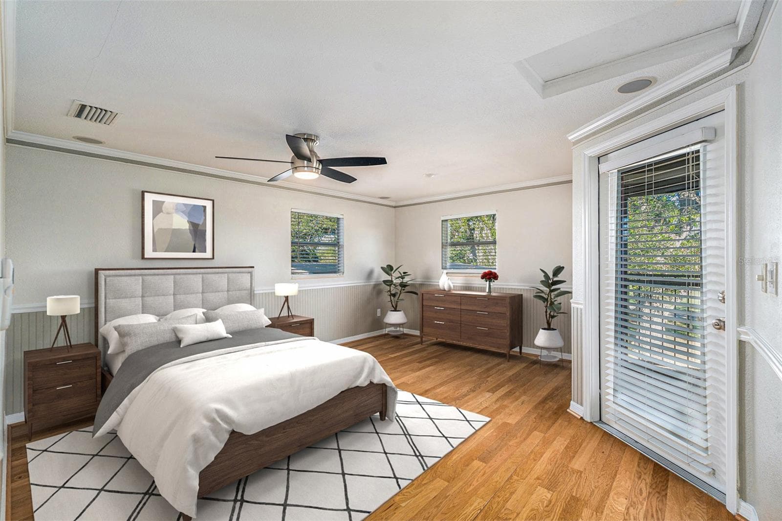 Primary Bedroom with screened balcony - 4611 LANDSCAPE DR, TAMPA