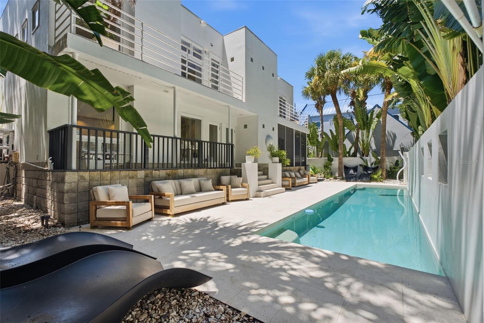 Contemporary lends itself to tropical - 2701 CHAMBRAY LN, TAMPA