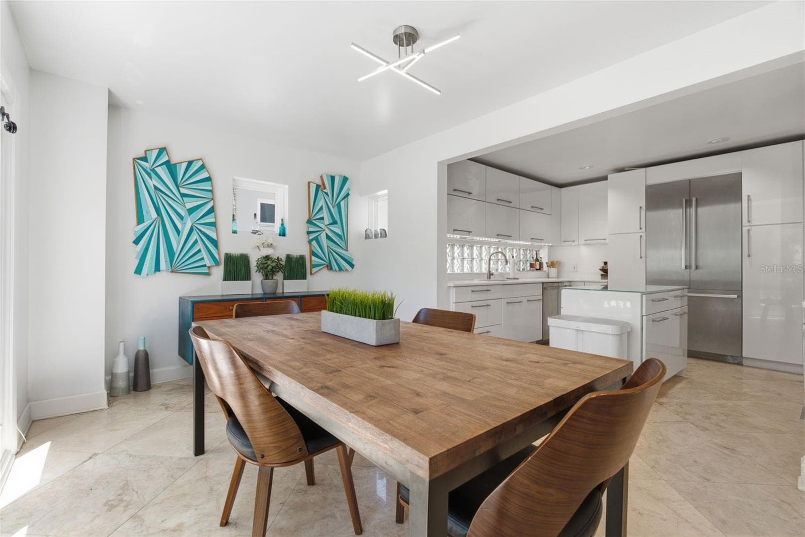 Adjacent dining - 2701 CHAMBRAY LN, TAMPA