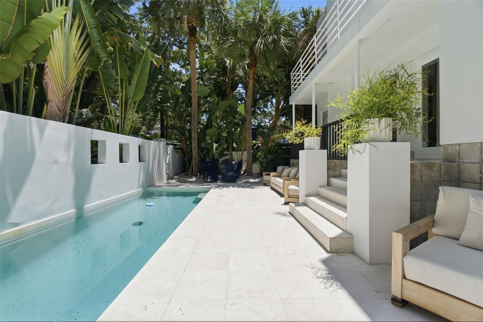 Let's go back inside... - 2701 CHAMBRAY LN, TAMPA