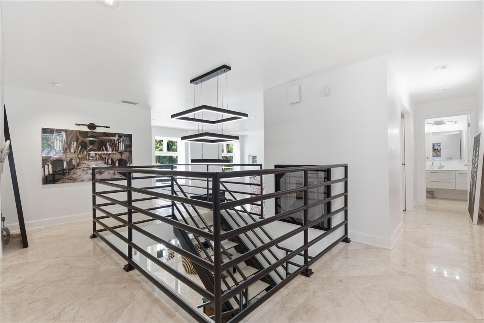 There is design at every angle of this home - 2701 CHAMBRAY LN, TAMPA