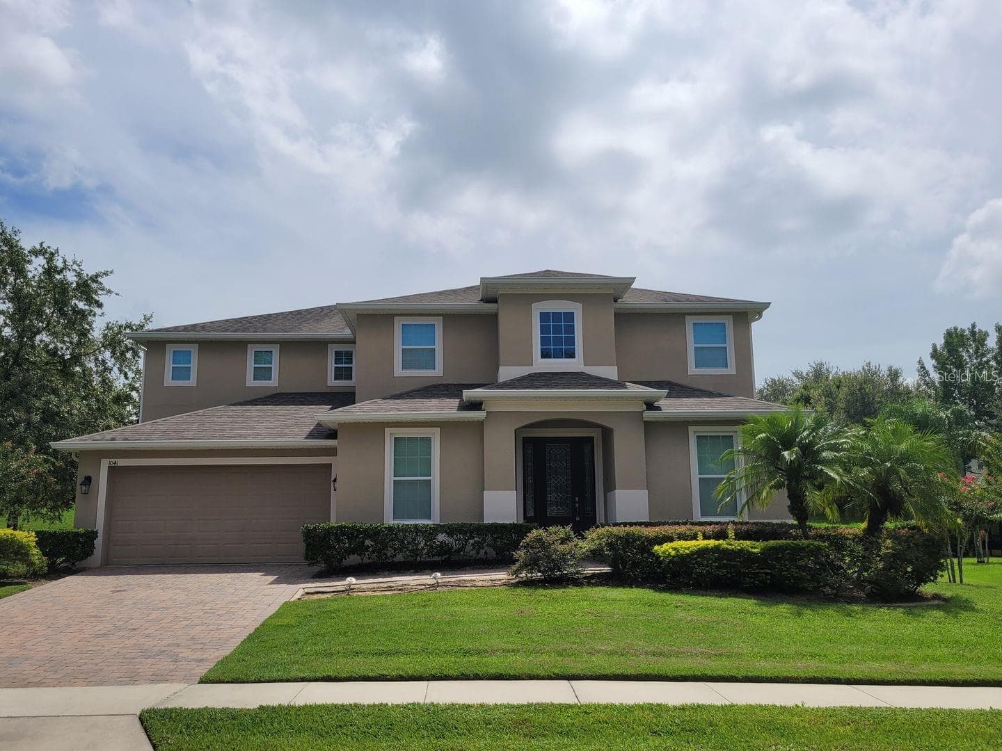 1041 CAVAN DR