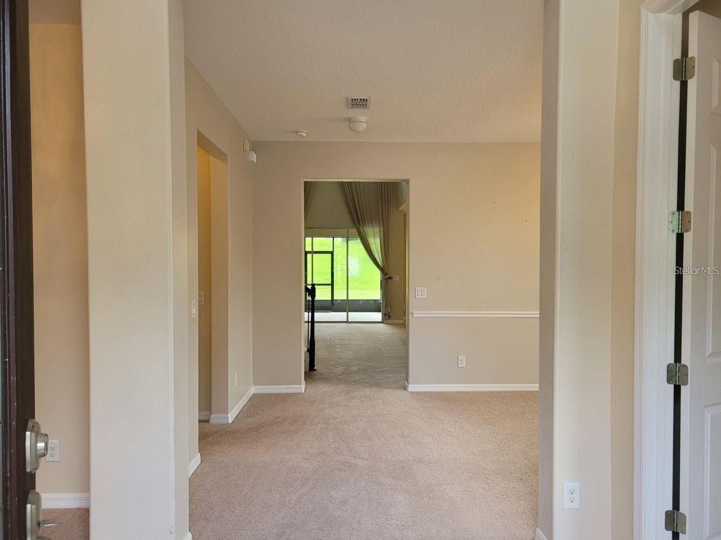 Single Family Residence at 1041 CAVAN DR, APOPKA, photo 2 of 22