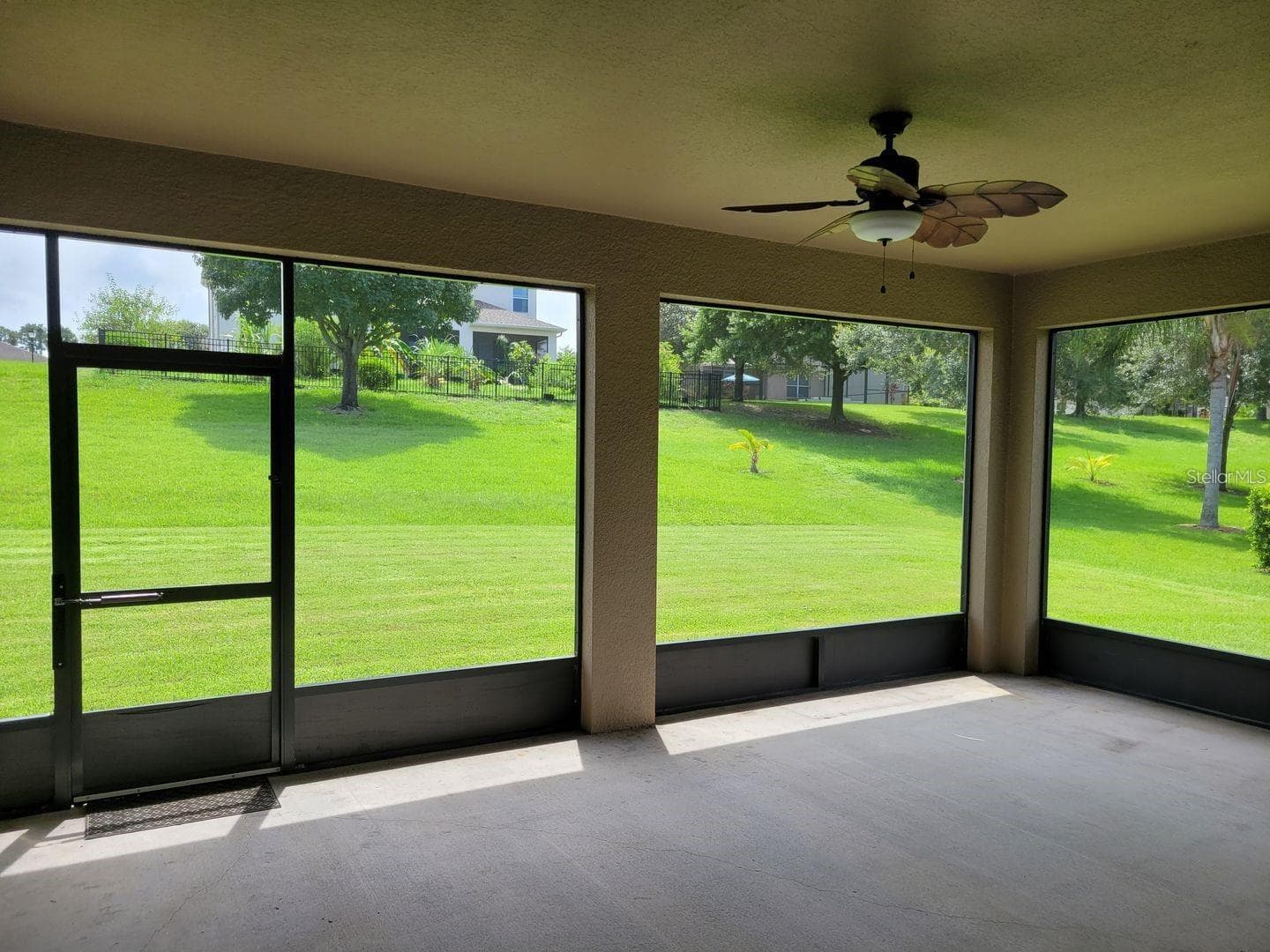Single Family Residence at 1041 CAVAN DR, APOPKA, photo 20 of 22