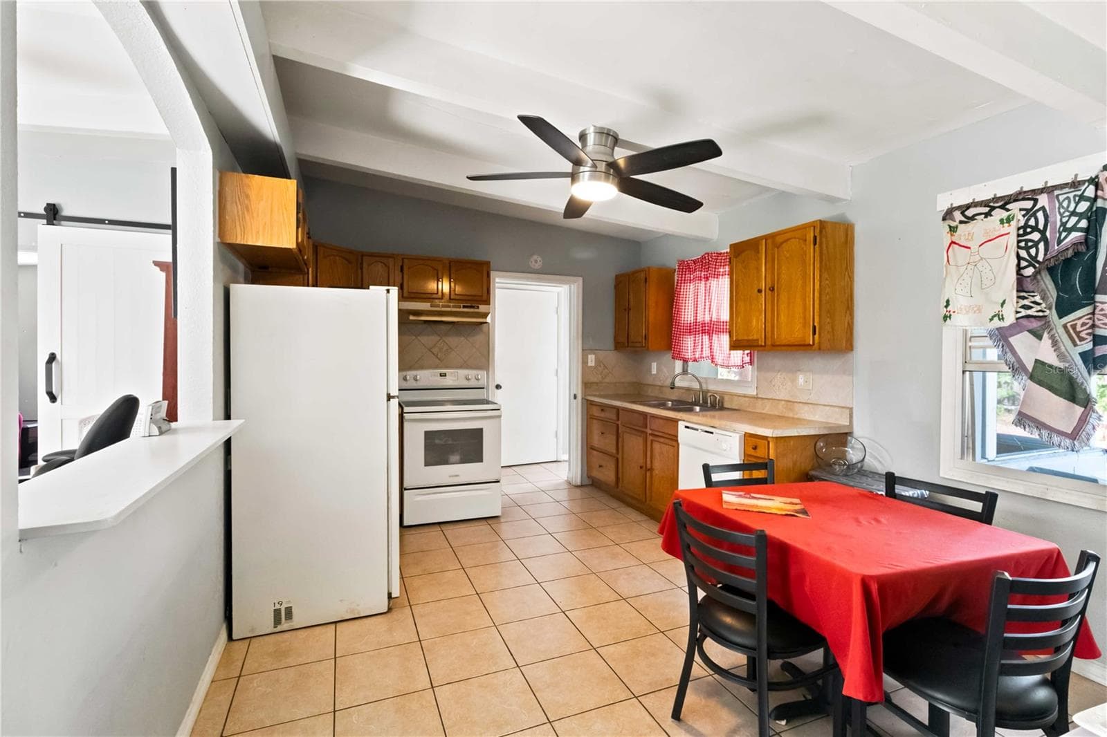 Single Family Residence at 1311 WINDSOR WAY, TAMPA, photo 7 of 24