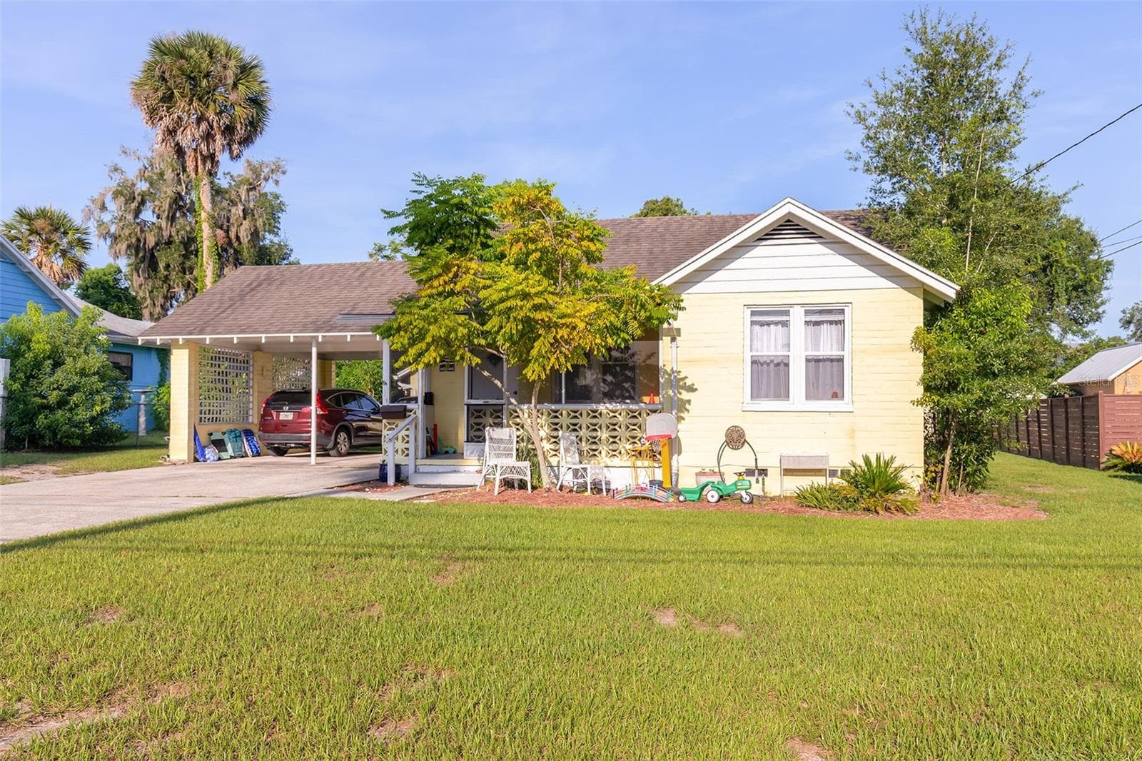 Triplex at 220 N ADELLE AVE, DELAND, photo 2 of 34