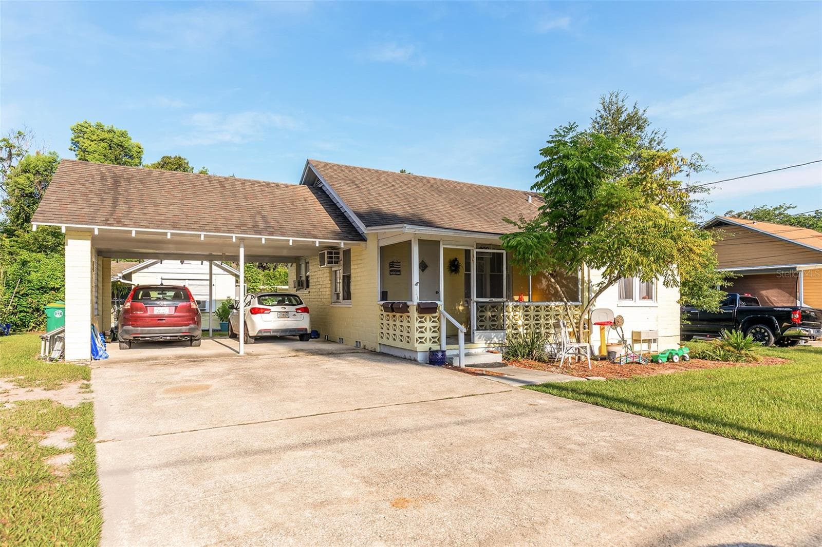 Triplex at 220 N ADELLE AVE, DELAND, photo 3 of 34