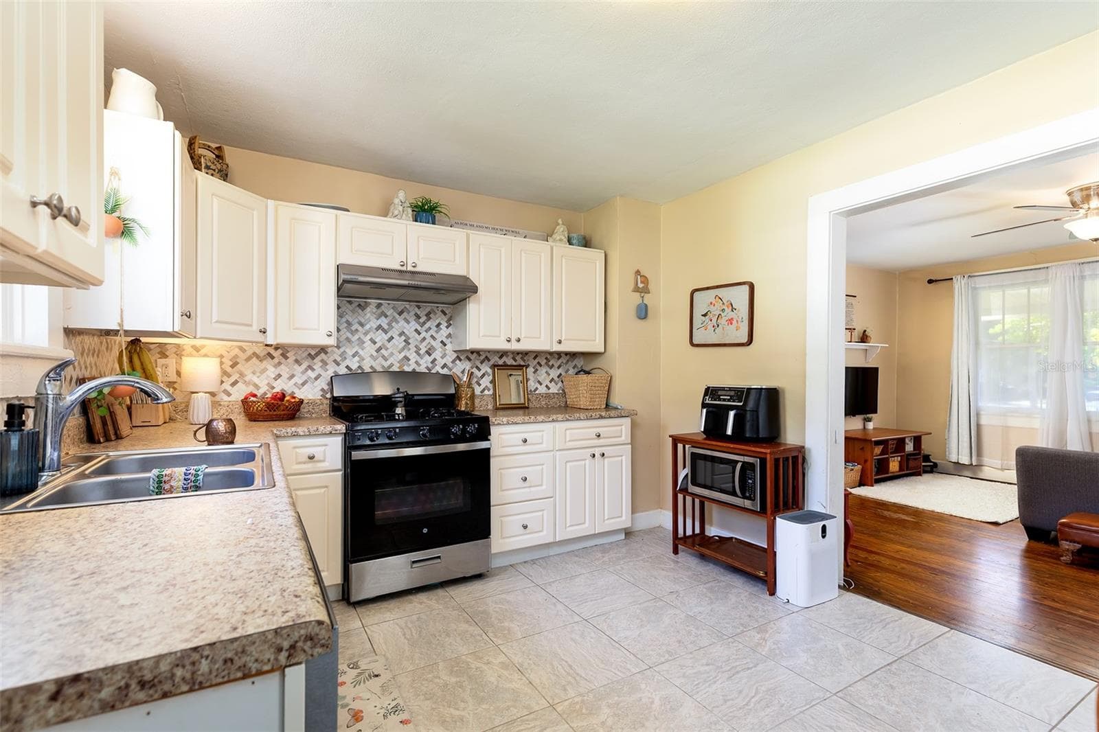 Triplex at 220 N ADELLE AVE, DELAND, photo 10 of 34
