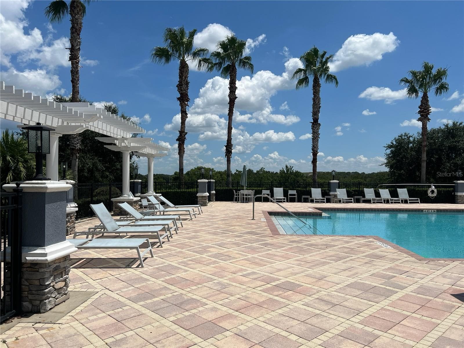 Community pool - 2345 SIRENA LN, MOUNT DORA
