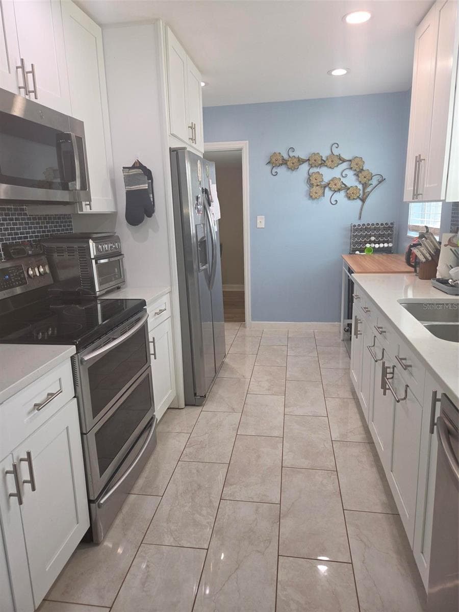 Single Family Residence at 20 S SATURN AVE, CLEARWATER, photo 11 of 37