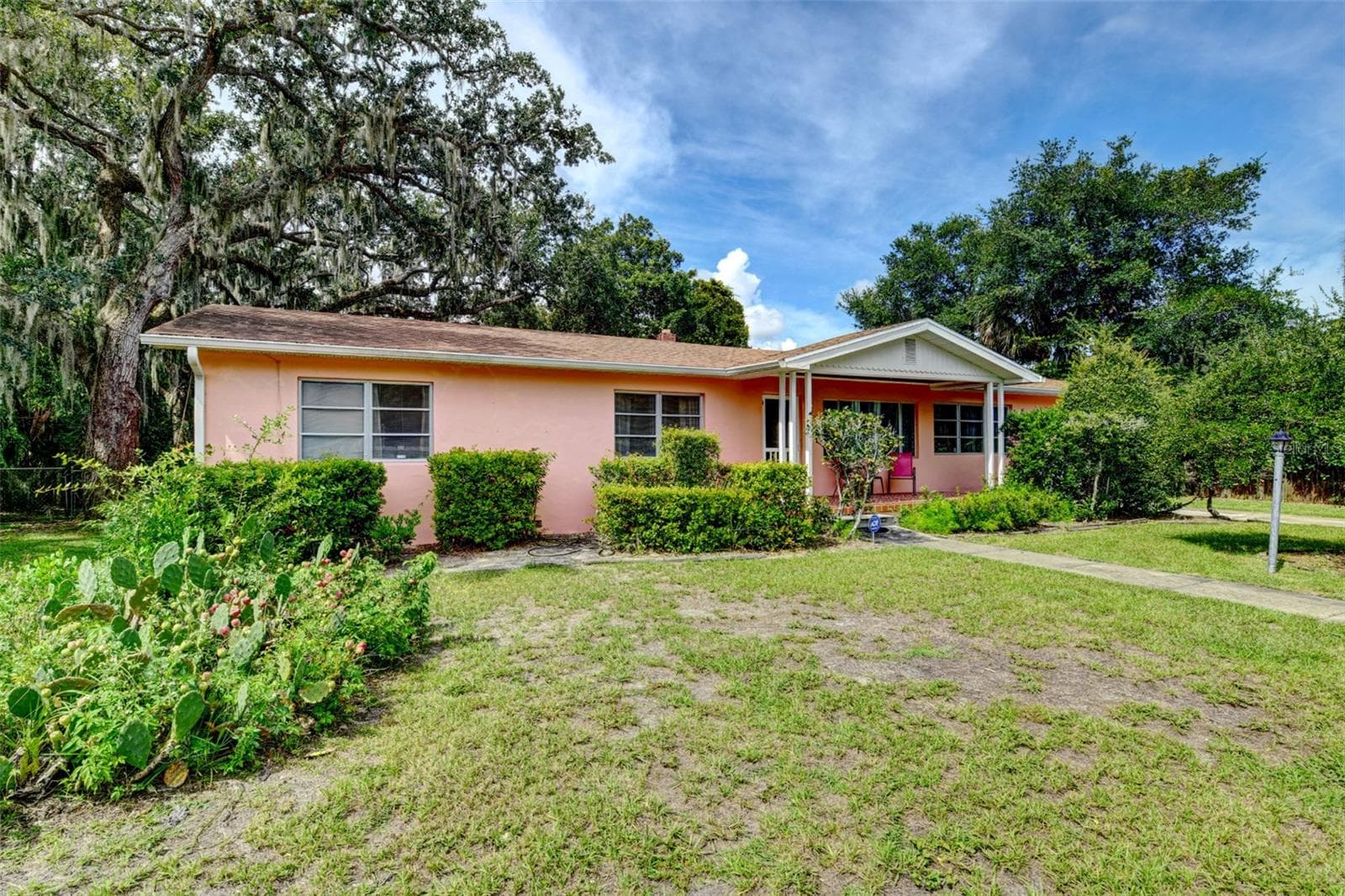 Single Family Residence at 1520 MORAVIA AVE, HOLLY HILL, photo 2 of 43