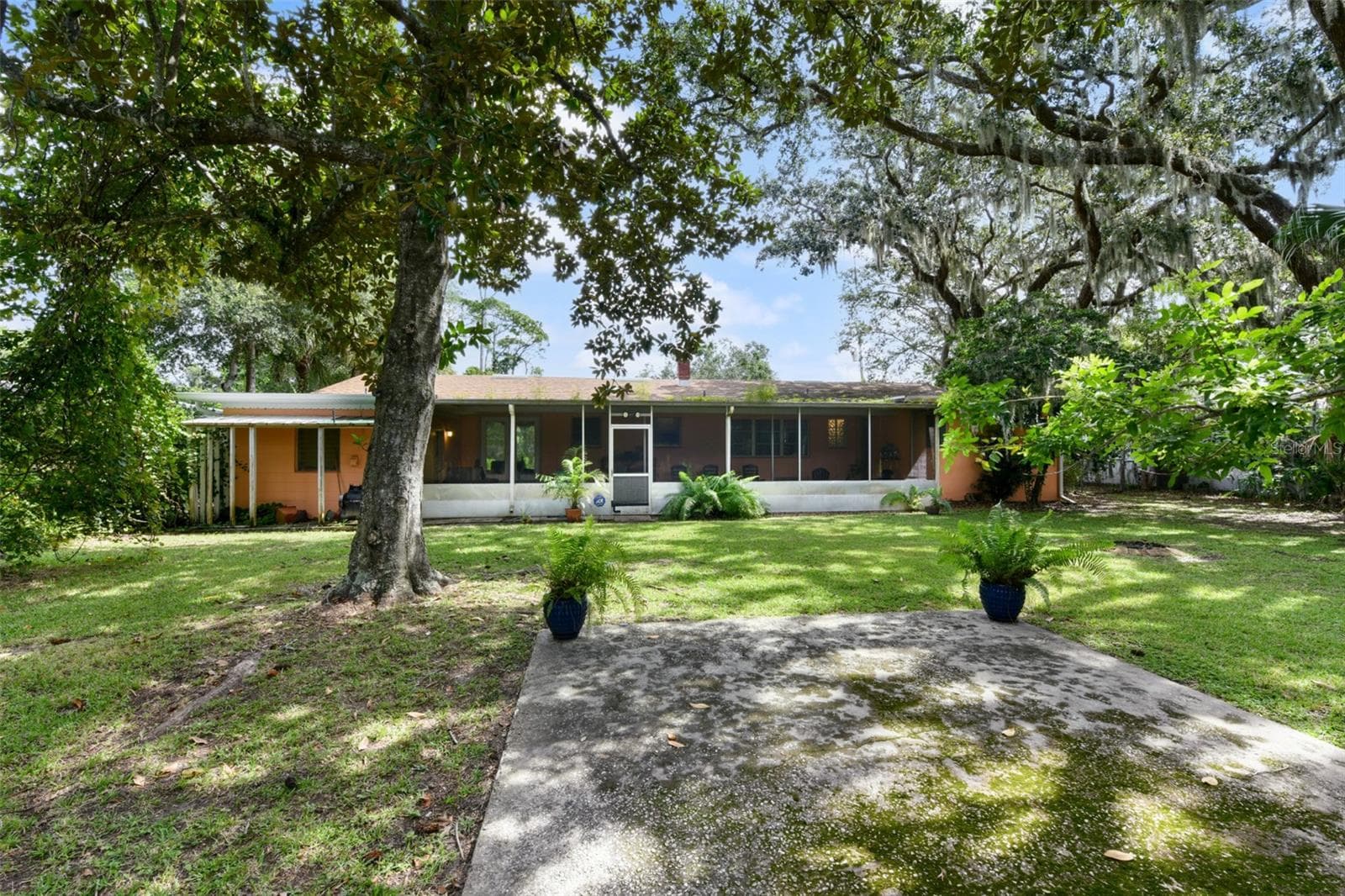 Single Family Residence at 1520 MORAVIA AVE, HOLLY HILL, photo 39 of 43