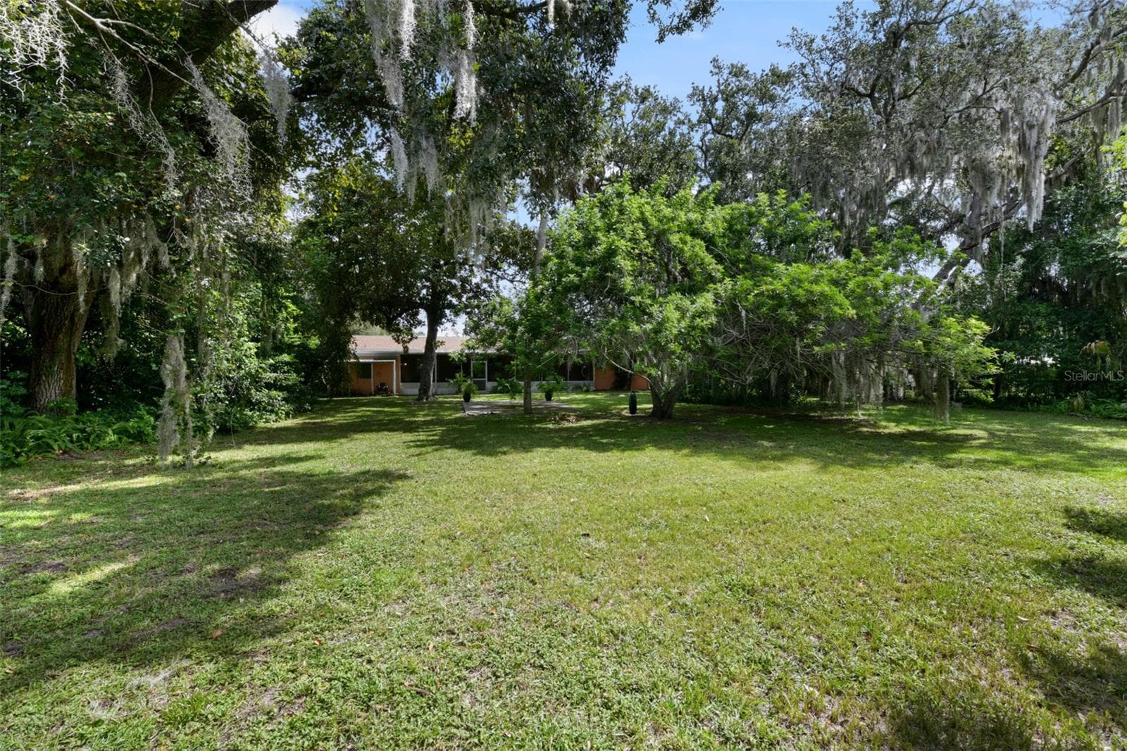 Single Family Residence at 1520 MORAVIA AVE, HOLLY HILL, photo 40 of 43