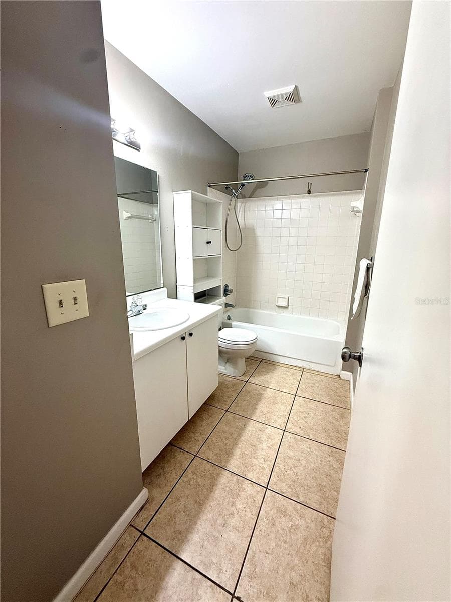 Condominium at 242 WINTER RIDGE BLVD #242, WINTER HAVEN, photo 4 of 16