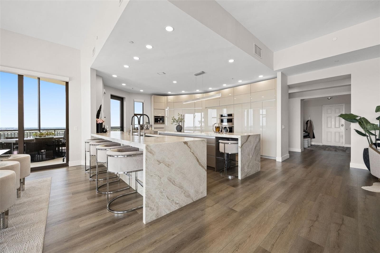 14300 RIVA DEL LAGO DR #2104