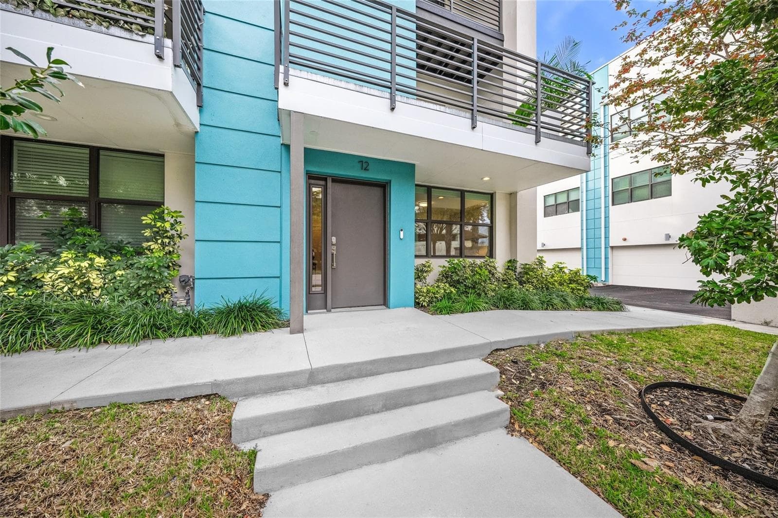 Townhouse at 72 N SCHOOL AVE, SARASOTA, photo 2 of 81