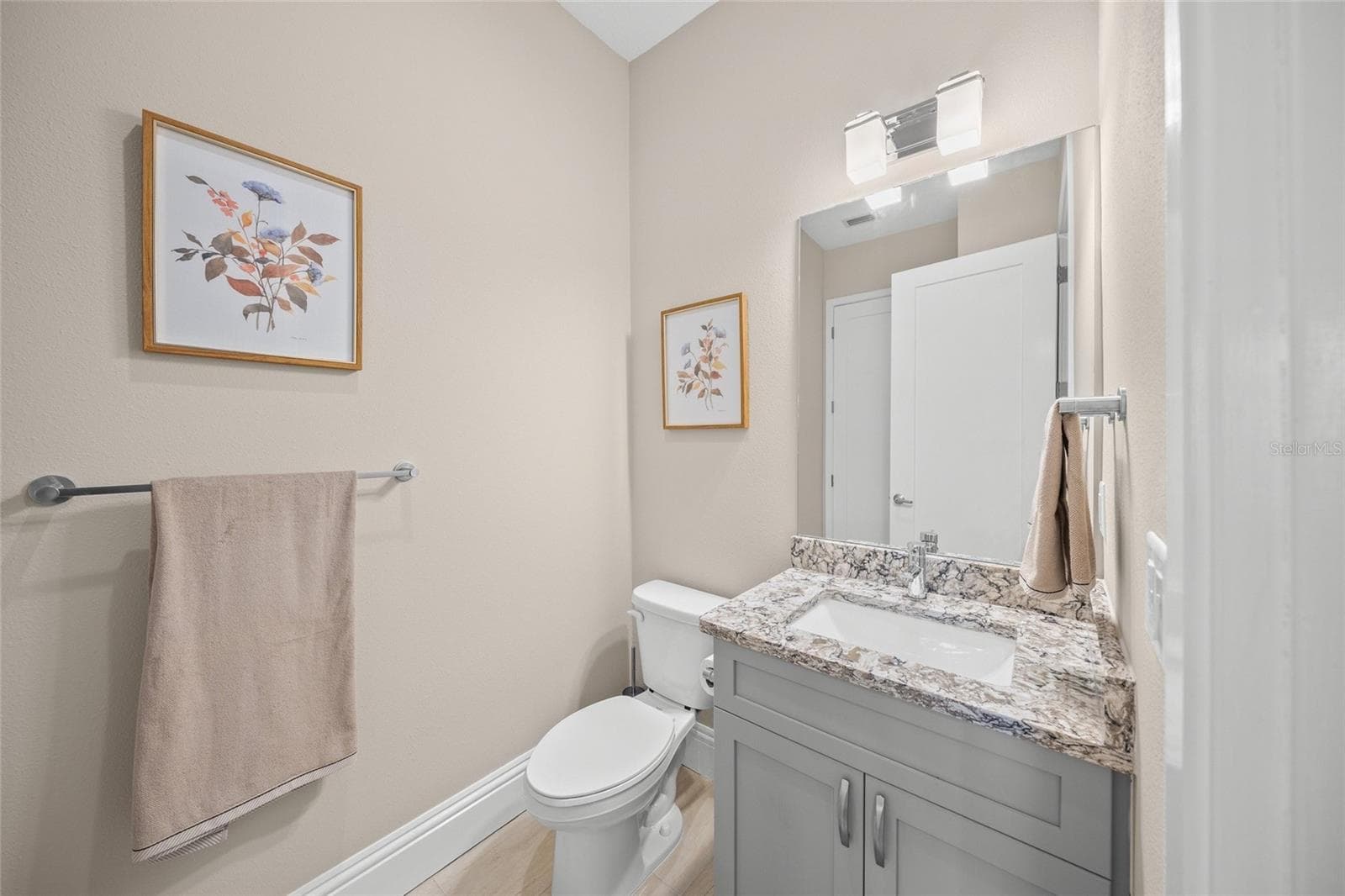 Townhouse at 72 N SCHOOL AVE, SARASOTA, photo 19 of 81