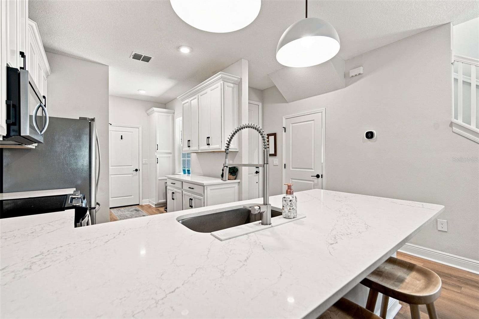 Townhouse at 5292 NEIL DR, ST PETERSBURG, photo 4 of 73