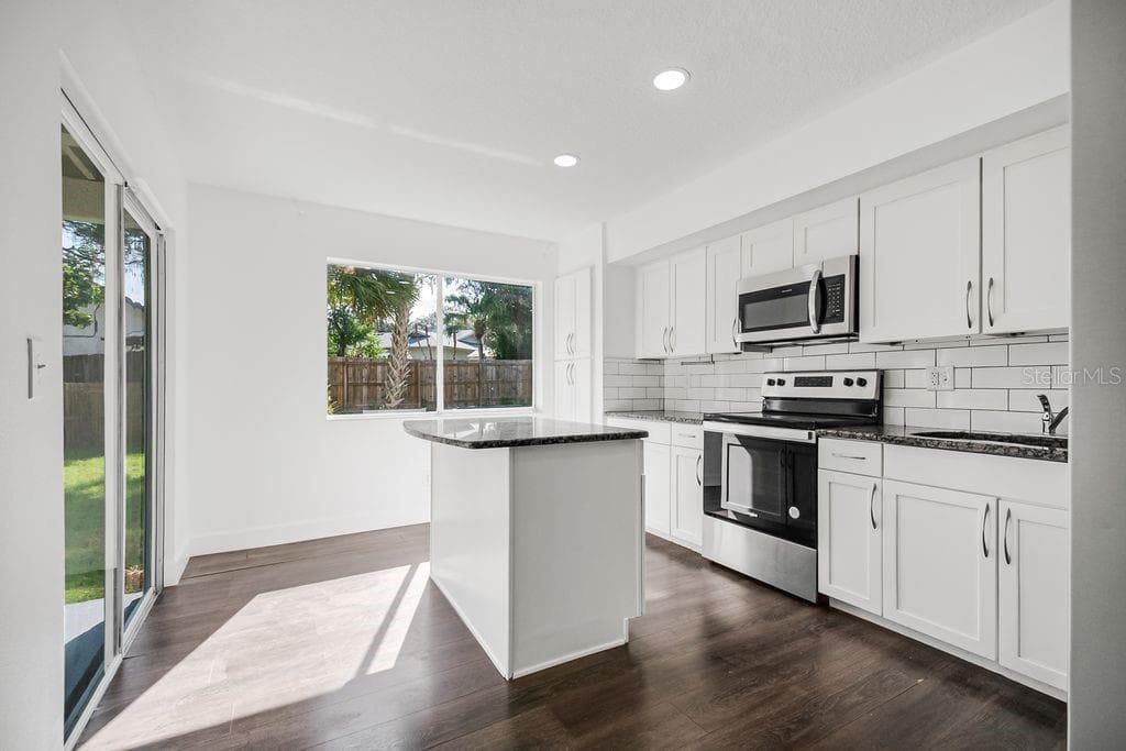 Single Family Residence at 401 WOODVIEW DR, LONGWOOD, photo 18 of 65