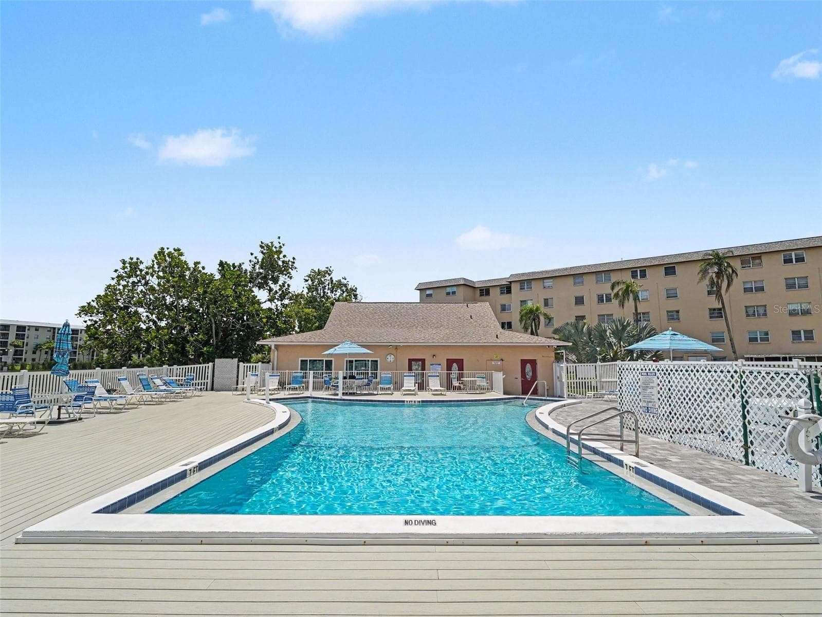 Condominium at 4023 LAKE BAYSHORE DR #112, BRADENTON, photo 40 of 41