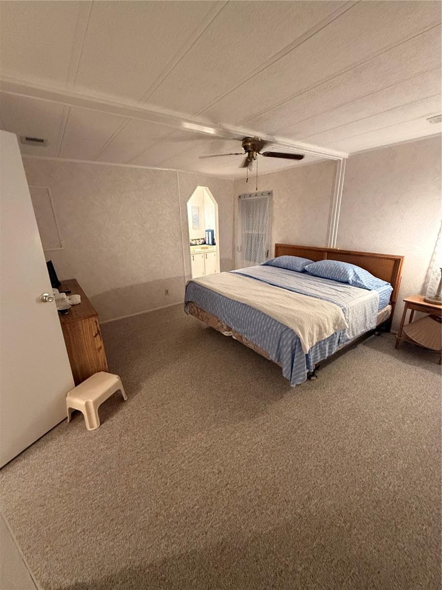 Manufactured Home at 201 N FIJI CIR, ENGLEWOOD, photo 13 of 22