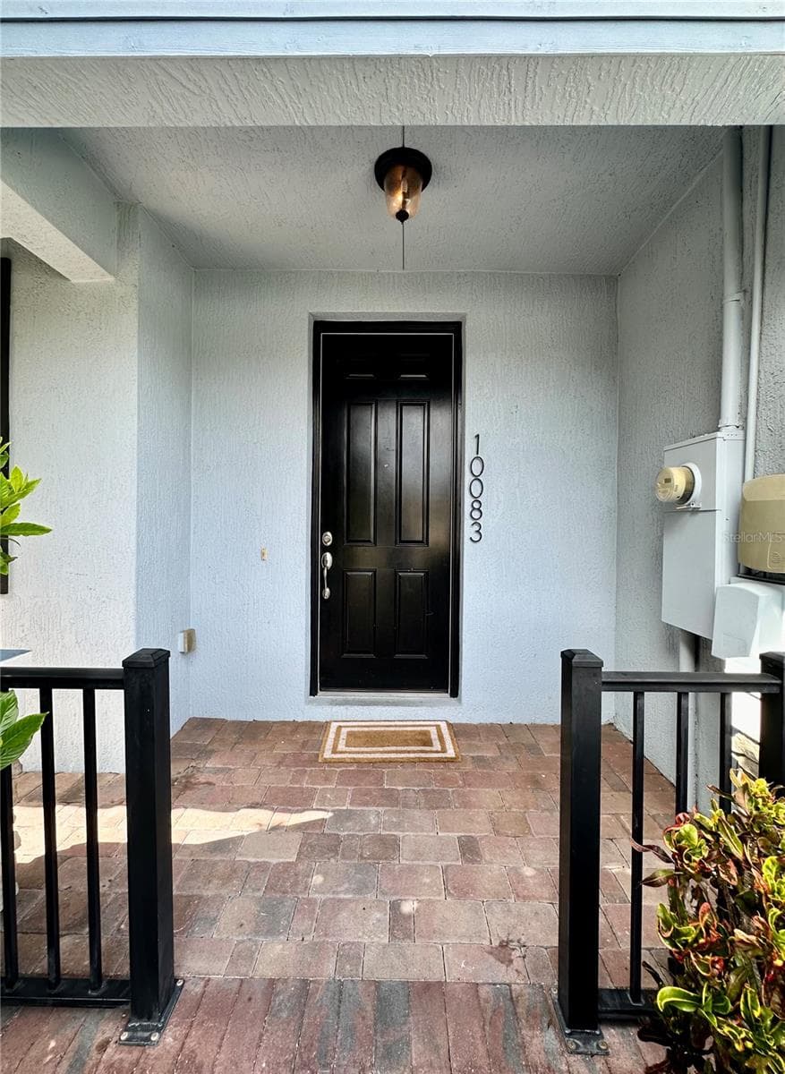 Townhouse at 10083 EAGLE CREEK CENTER BLVD, ORLANDO, photo 2 of 14