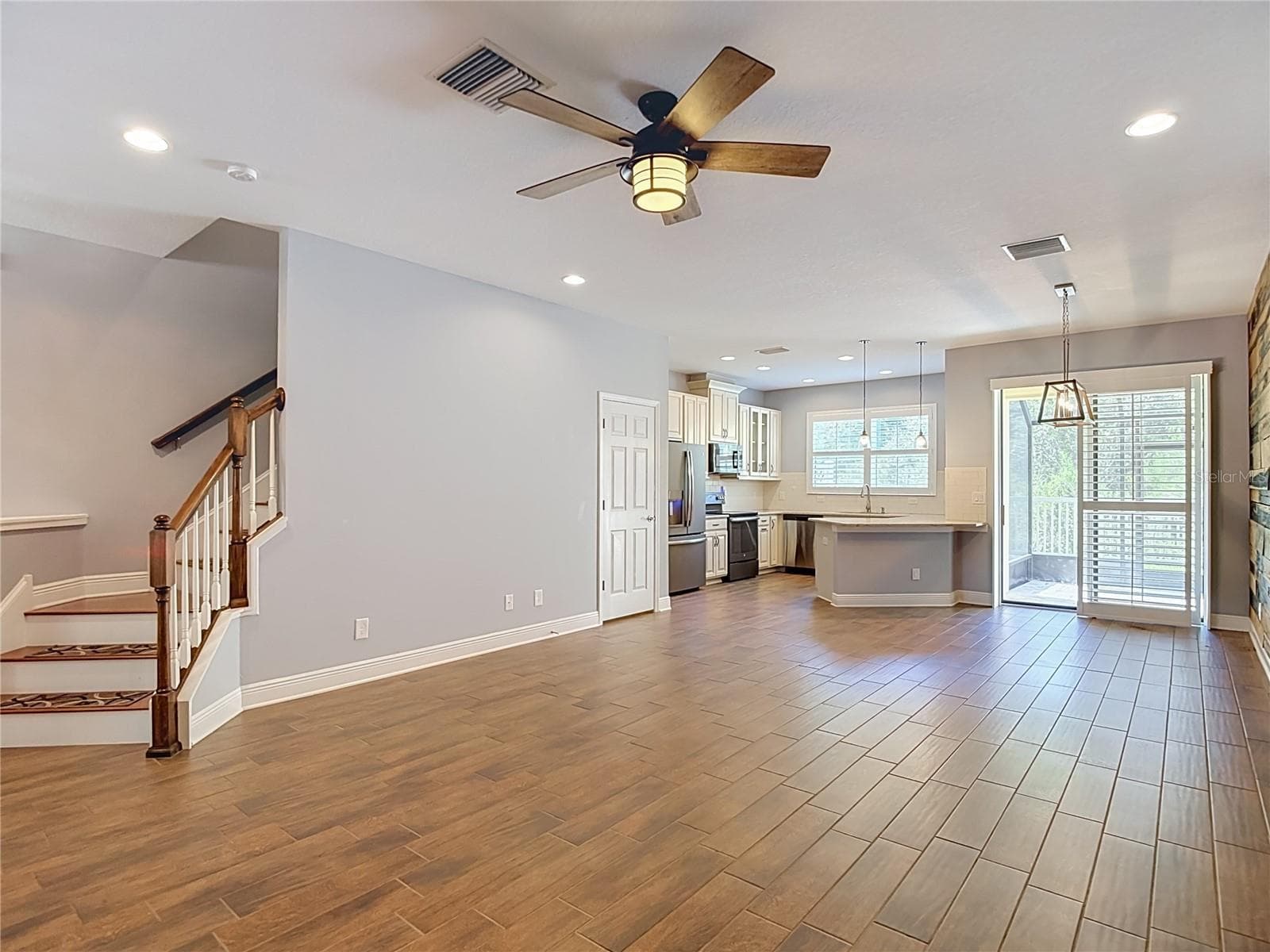 Townhouse at 30305 SOUTHWELL LN, WESLEY CHAPEL, photo 3 of 39