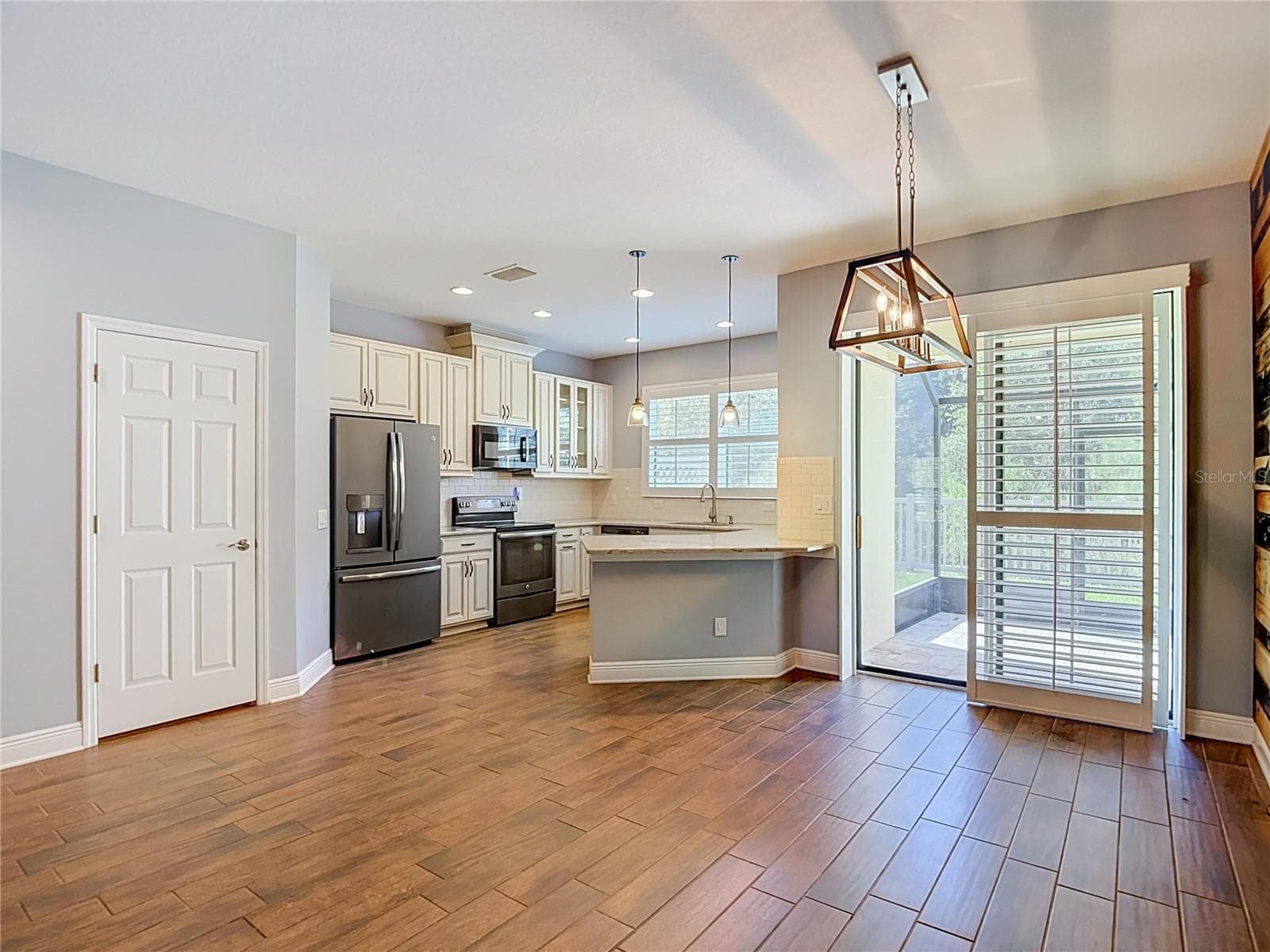 Townhouse at 30305 SOUTHWELL LN, WESLEY CHAPEL, photo 4 of 39