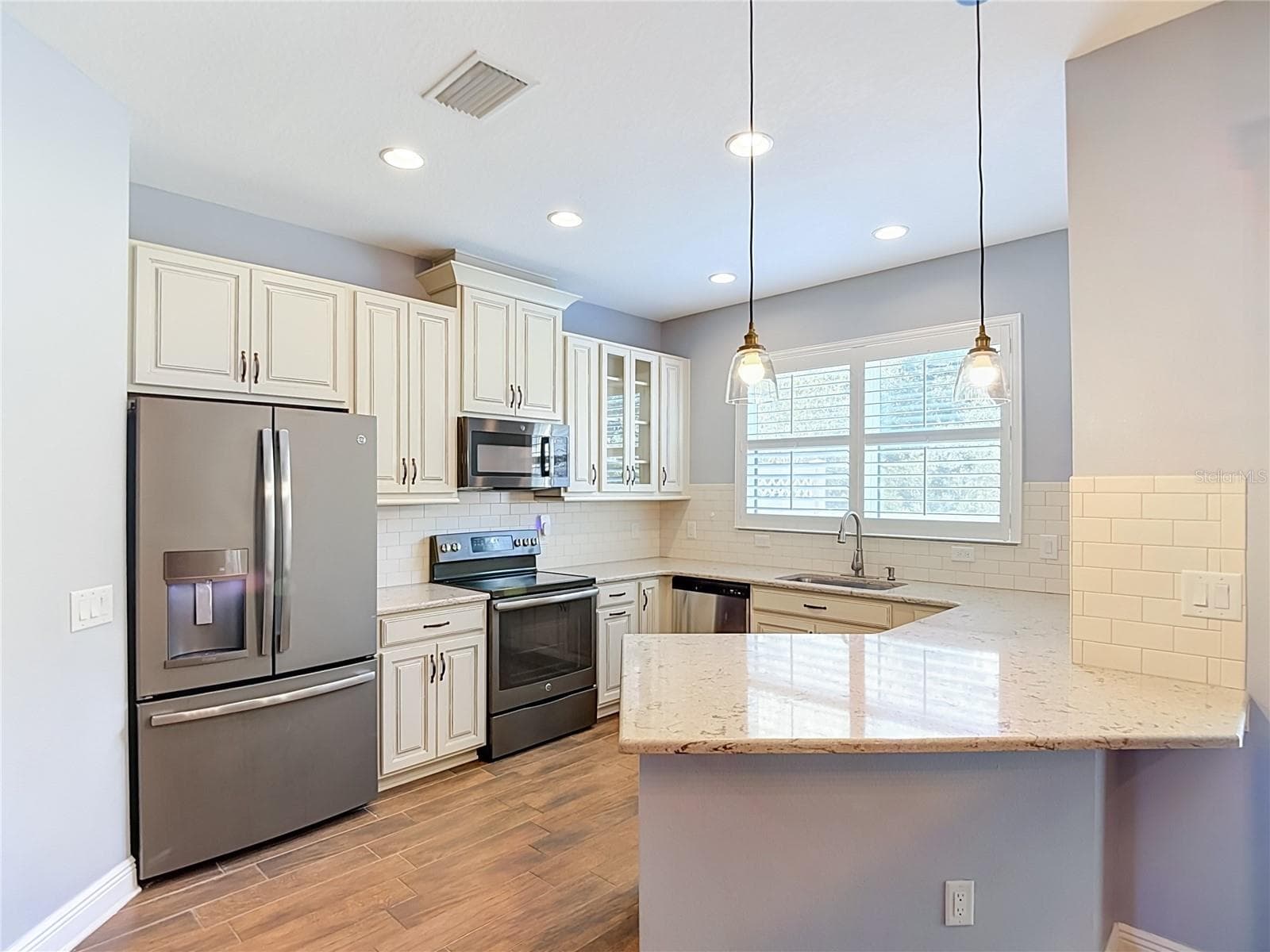 Townhouse at 30305 SOUTHWELL LN, WESLEY CHAPEL, photo 5 of 39