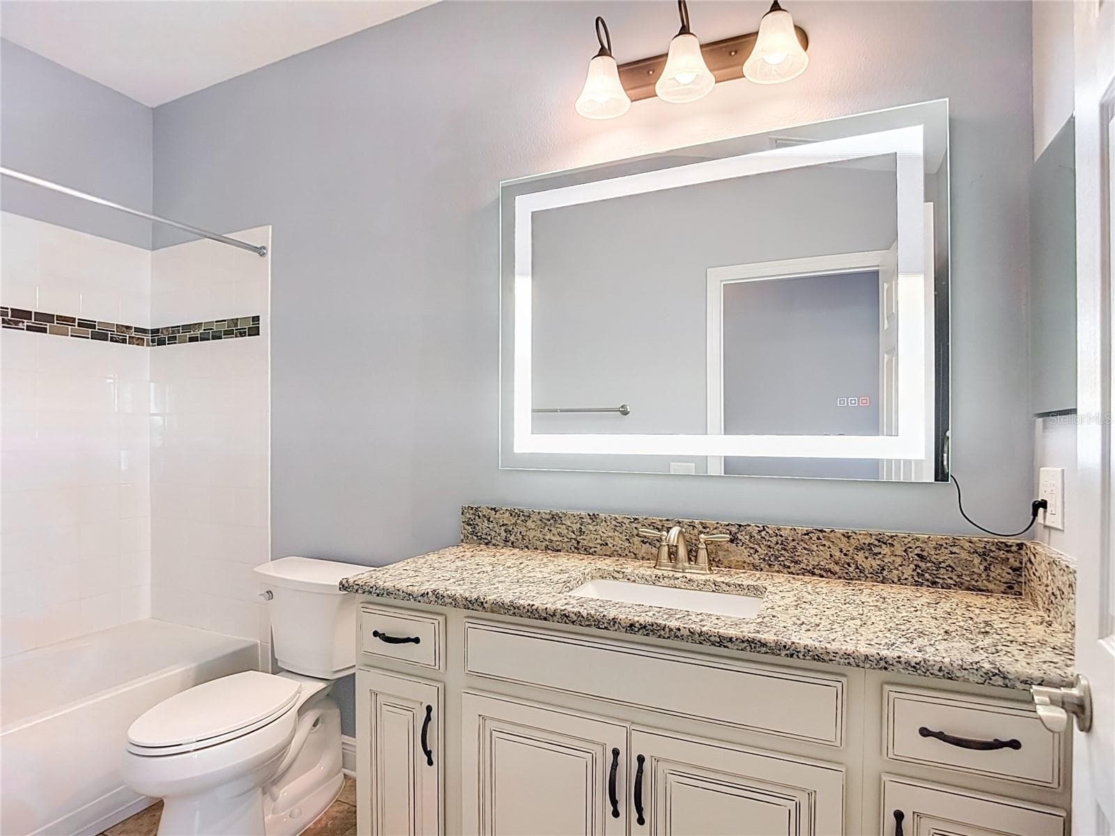 Bath - 30305 SOUTHWELL LN, WESLEY CHAPEL
