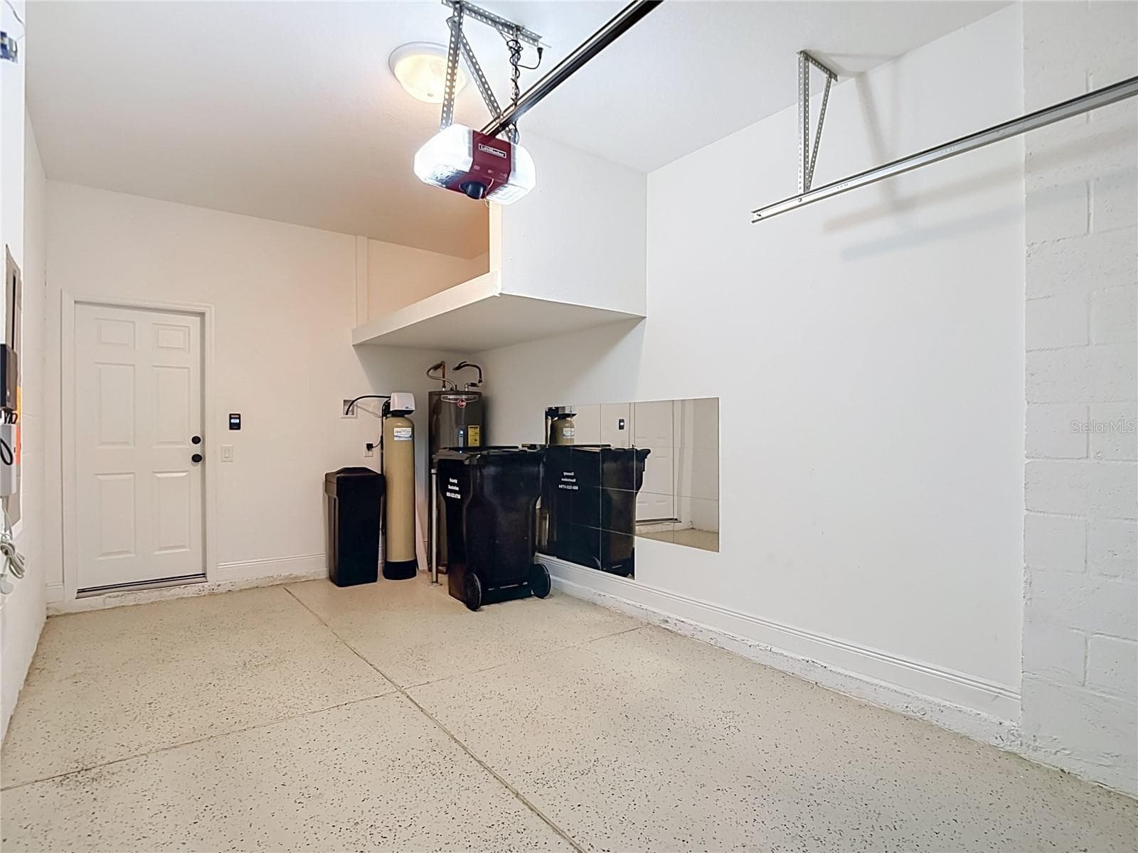 Garaage - 30305 SOUTHWELL LN, WESLEY CHAPEL