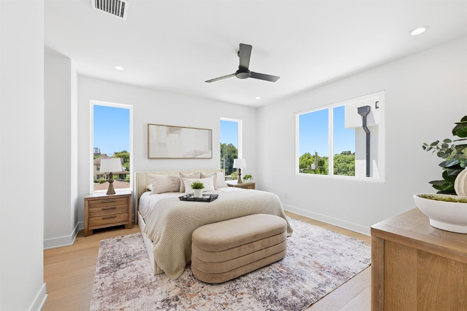 Townhouse at 310 W COLUMBUS DR #8, TAMPA, photo 15 of 31
