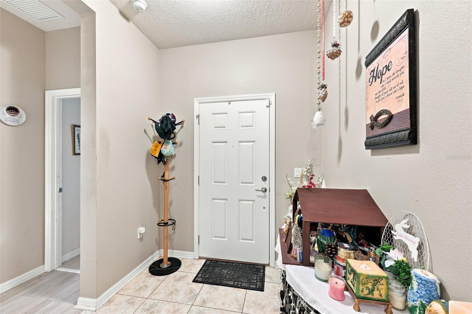 Single Family Residence at 803 PARKER DEN DR, RUSKIN, photo 5 of 38