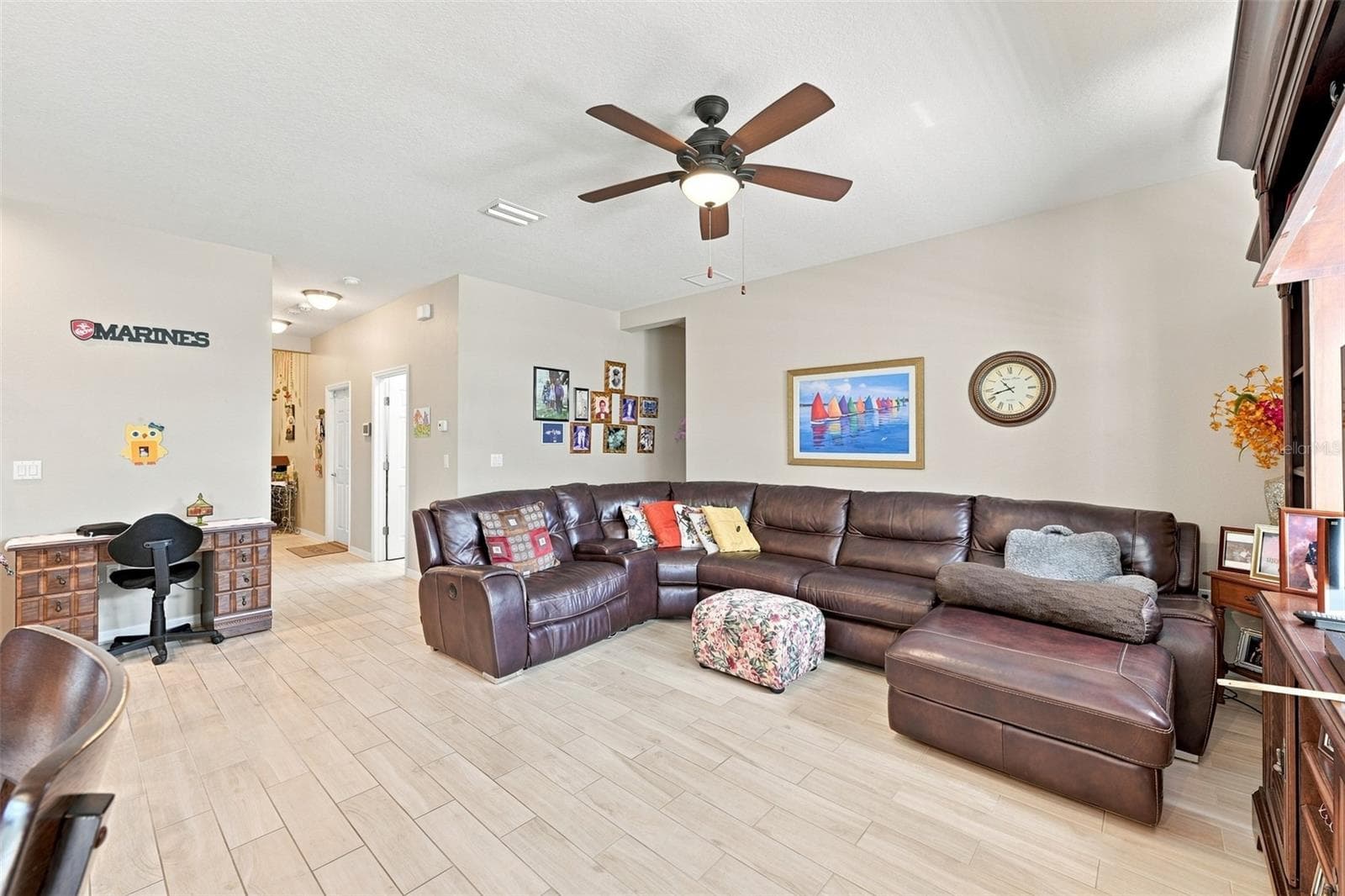 Single Family Residence at 803 PARKER DEN DR, RUSKIN, photo 10 of 38
