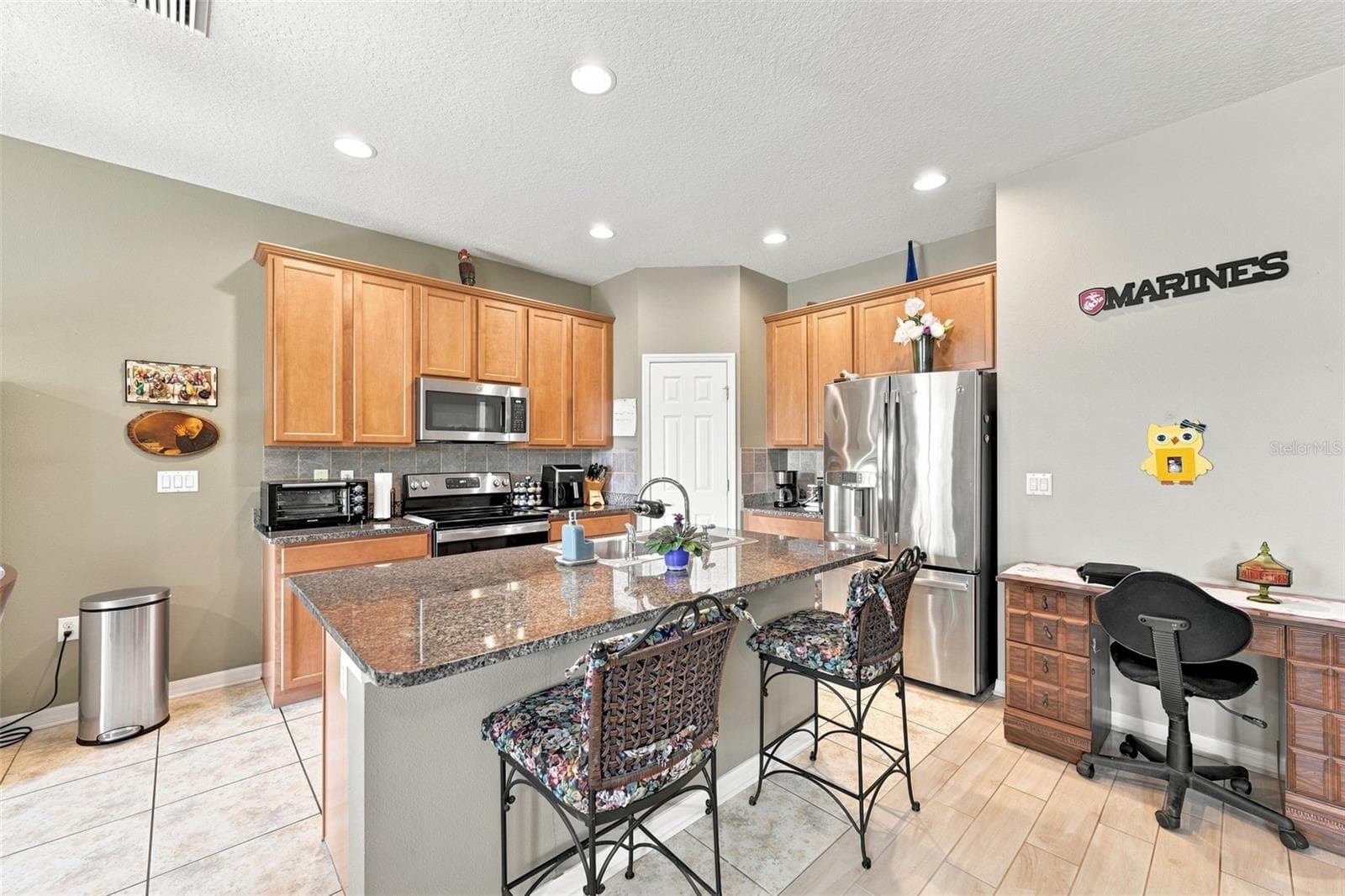 Single Family Residence at 803 PARKER DEN DR, RUSKIN, photo 11 of 38