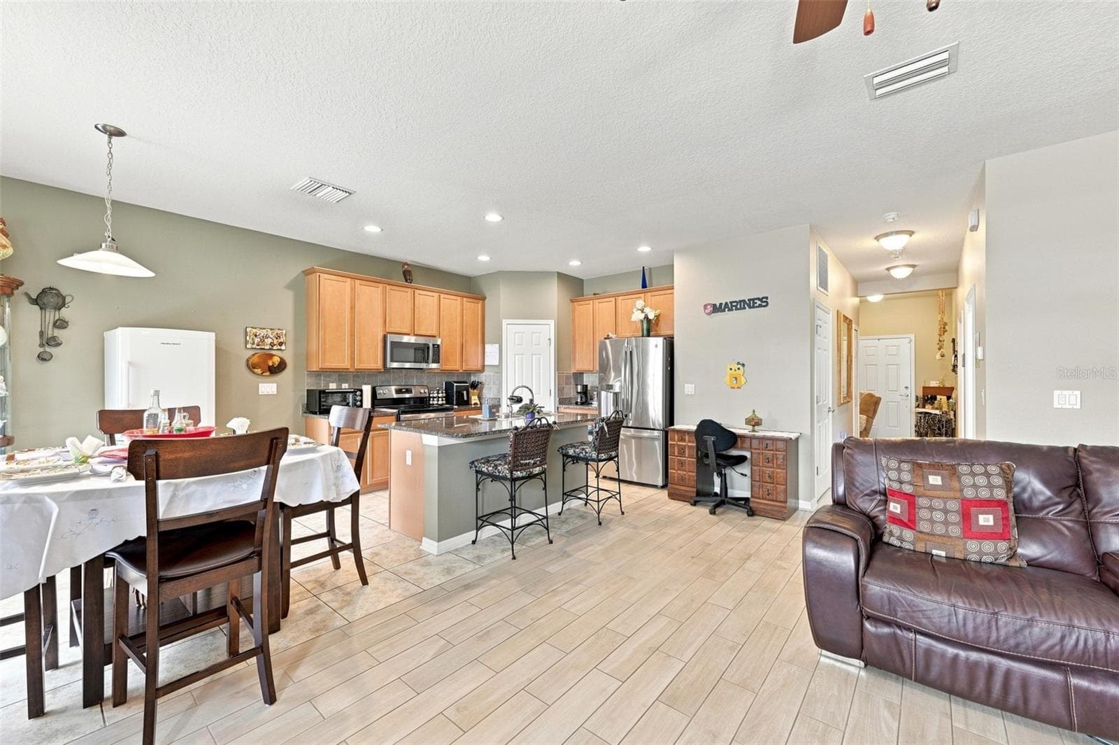 Single Family Residence at 803 PARKER DEN DR, RUSKIN, photo 13 of 38