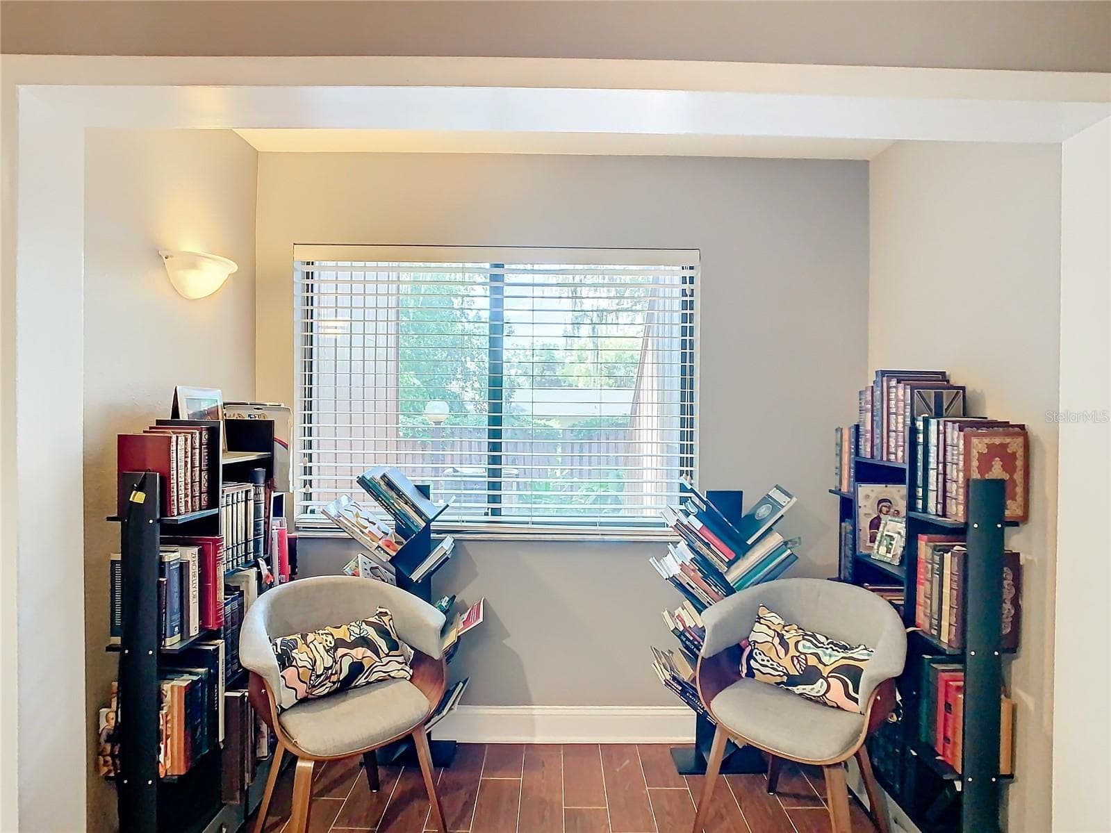 Reading area in 4th bedroom - 976 E MICHIGAN ST #A, ORLANDO