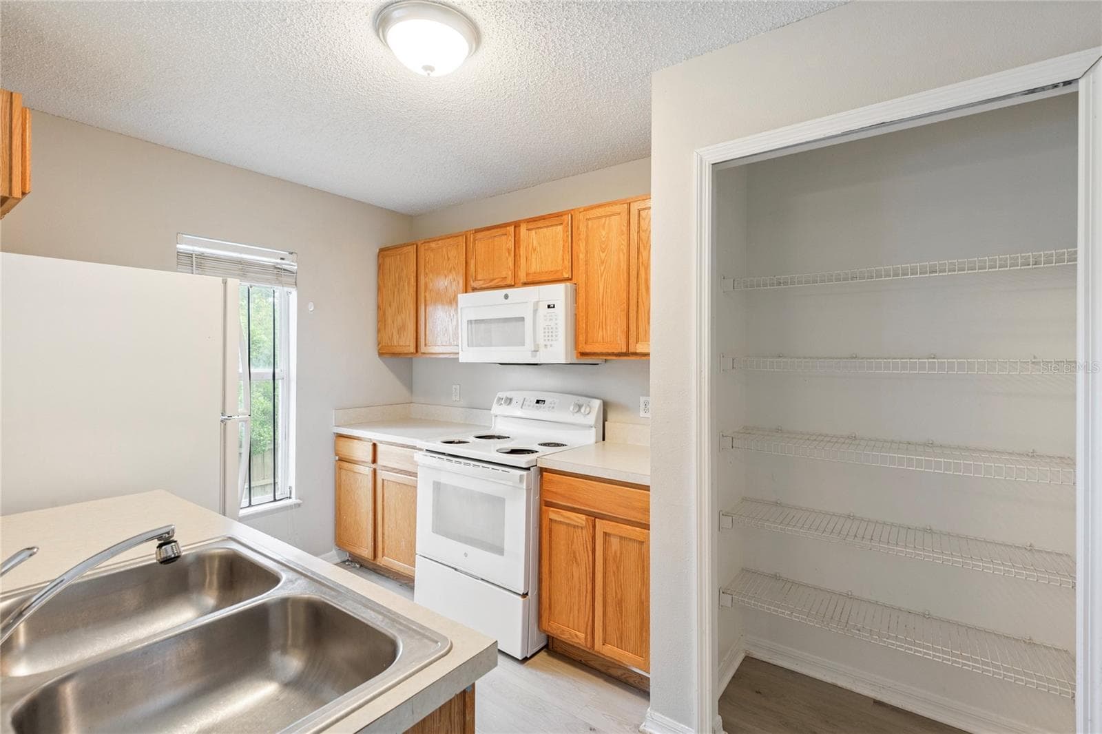 Townhouse at 4617 ASHBURN SQUARE DR, TAMPA, photo 8 of 21